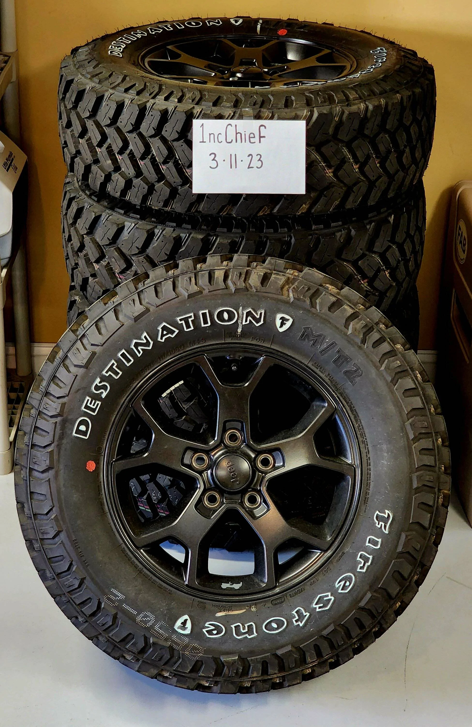 Jeep Wrangler JL Willys takeoff wheels & tires (5) - $850 20230311_132256