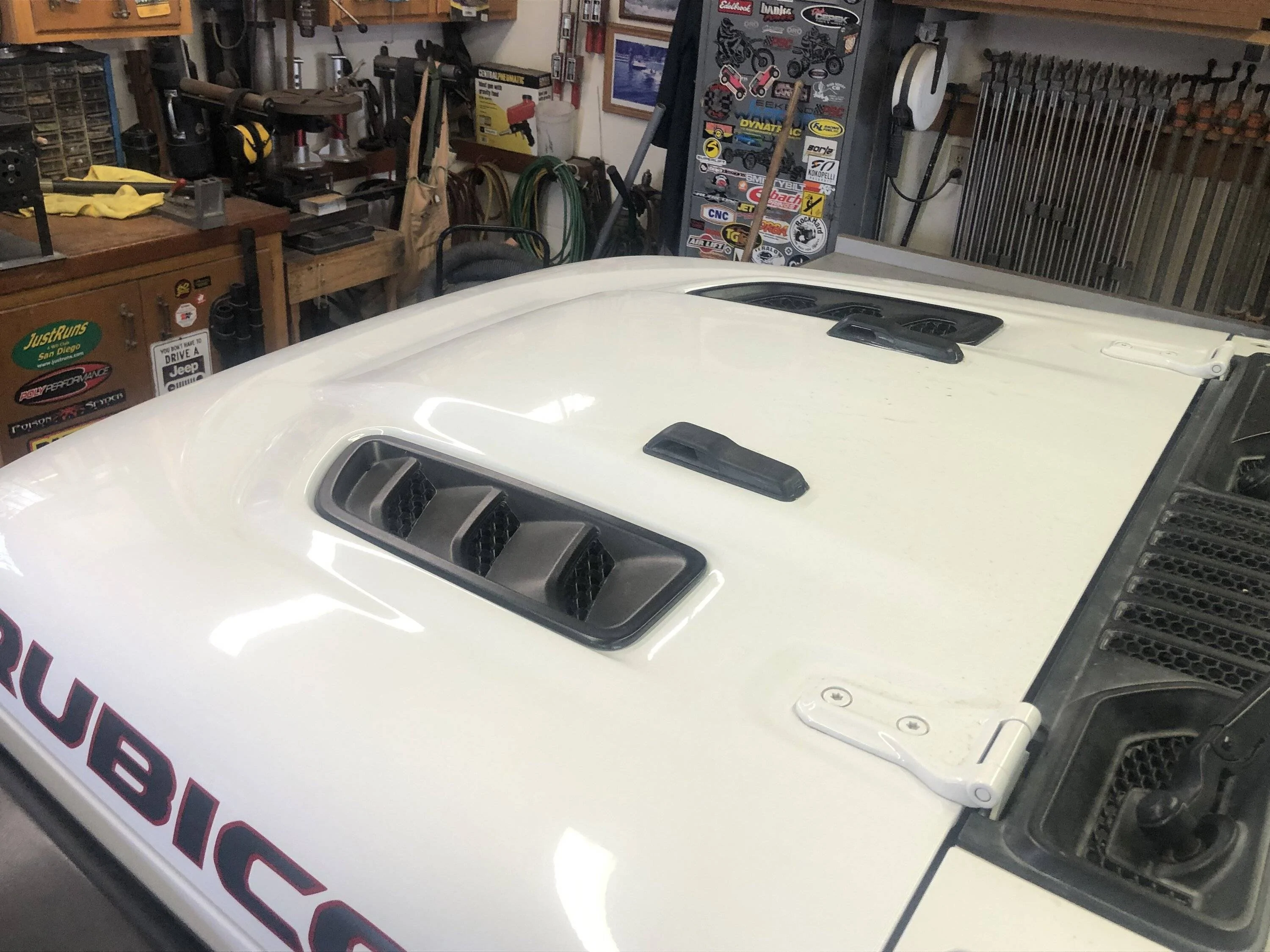 Jeep Wrangler JL JL hood vent correction DIY -- vents now open & functional 3E46C513-9A9C-4E74-BE0C-67ED85D068DF