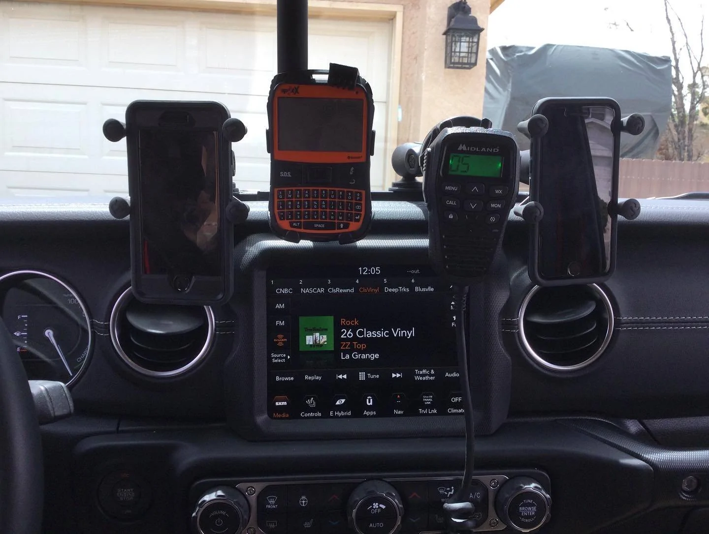 Jeep Wrangler JL Phone Mount for 4xe 8804CF93-BD2B-42D5-ABEA-84E5DF1273B4