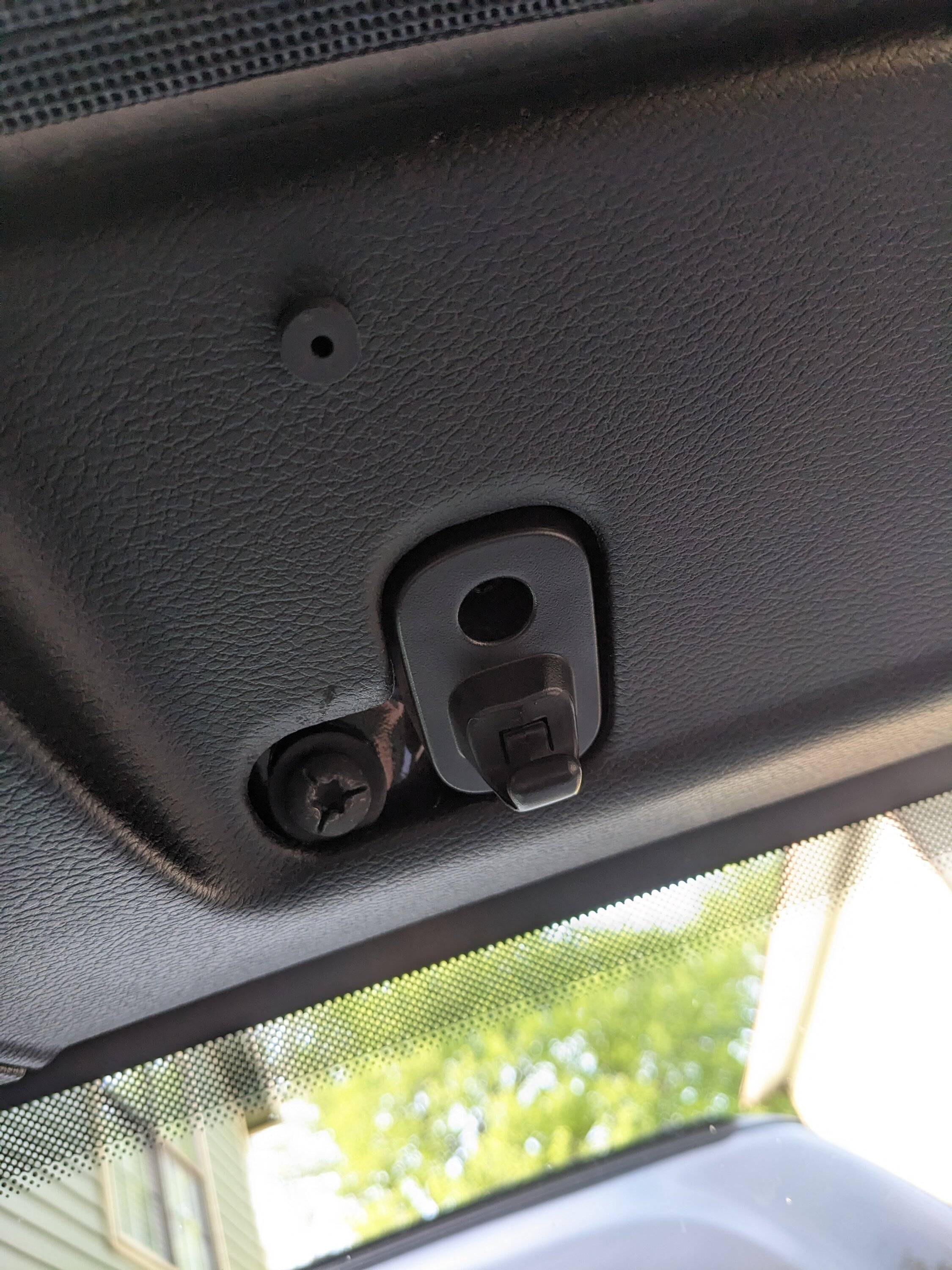 Jeep Wrangler JL Rattle behind dash - driver side PXL_20230312_214706491