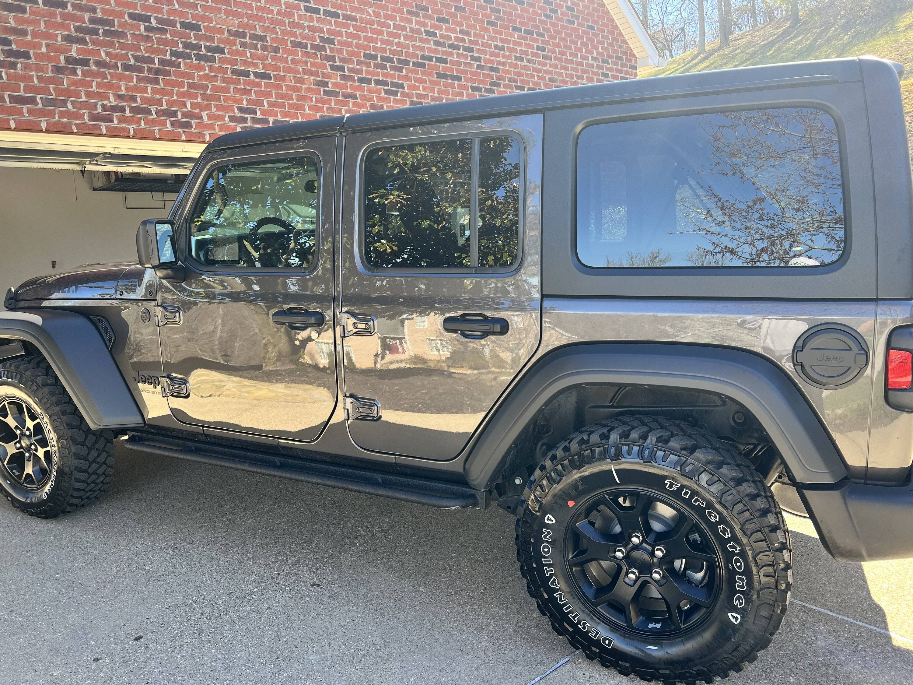 Jeep Wrangler JL Installing new rails this morning, quick question.. D9AC09FD-F184-4079-A292-46CC4224D012