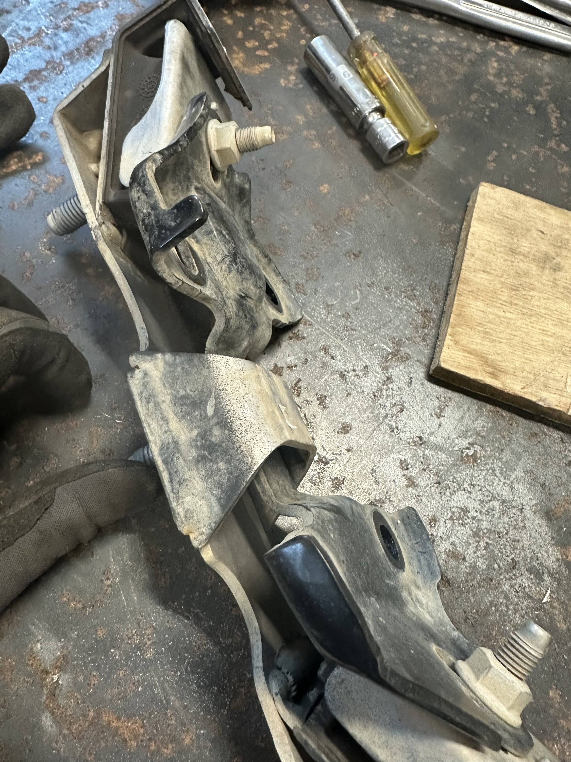 Jeep Wrangler JL 392 Atlas transfer case install 818A6241-635F-47ED-949C-AE272E6DBF9E