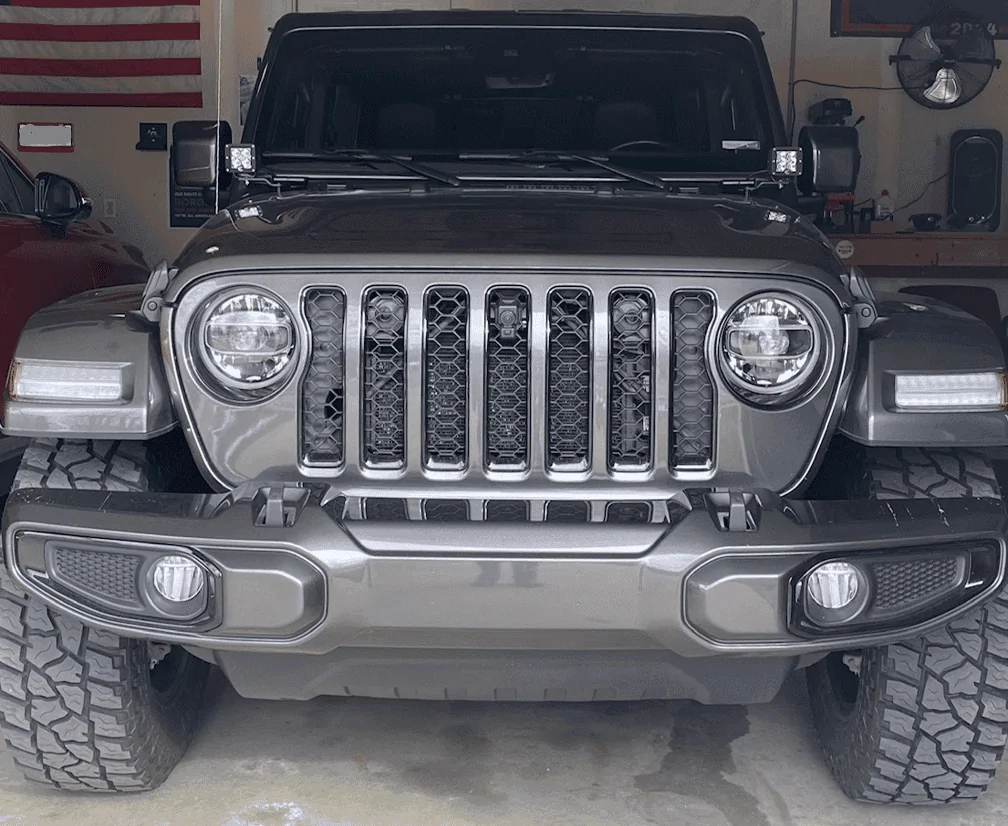 Jeep Wrangler JL Replaced KC cubes with Pro 6 Pod