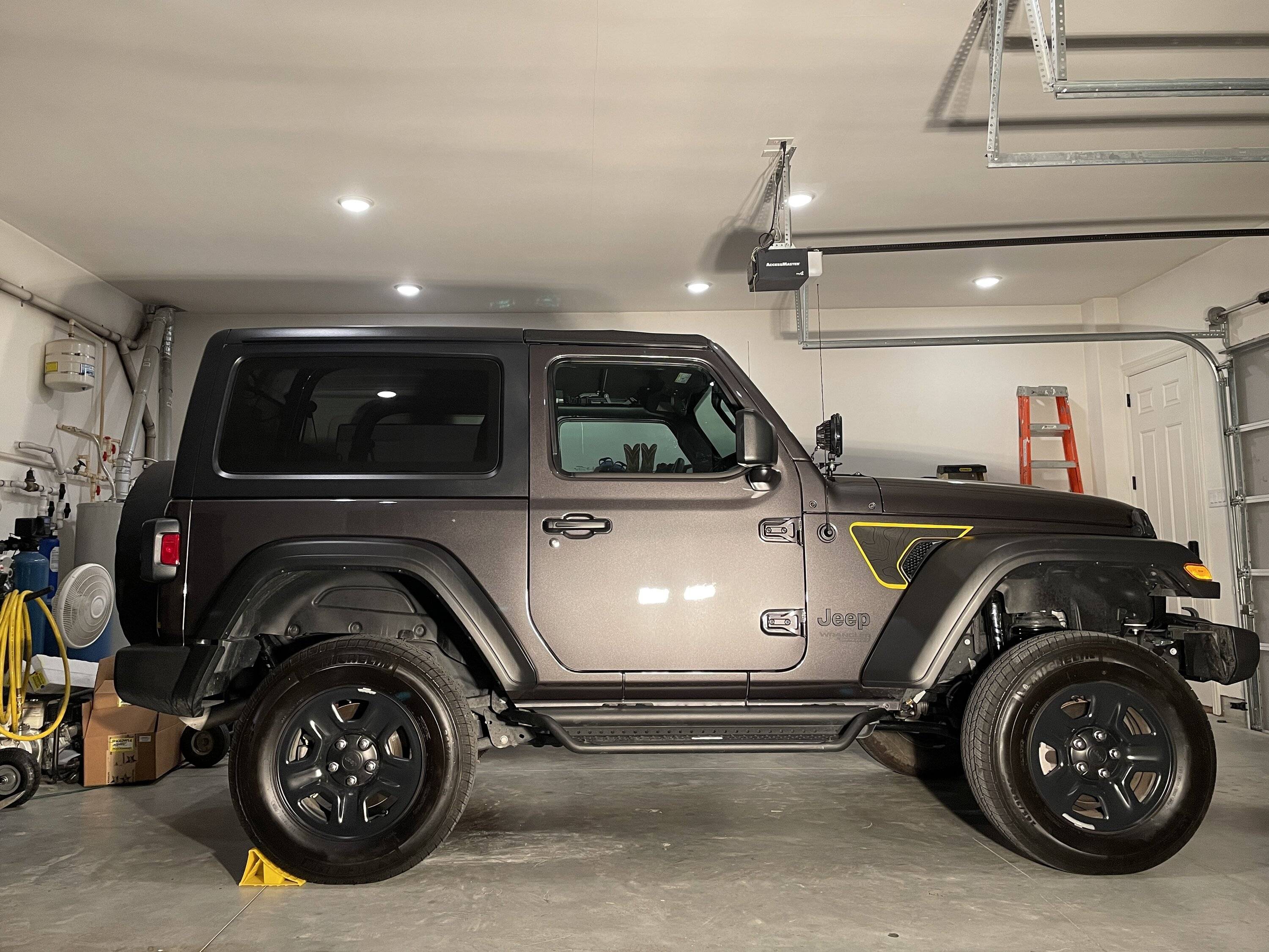 Jeep Wrangler JL Replaced KC cubes with Pro 6 20255A49-2FA4-4F74-9694-EBAFD4548760