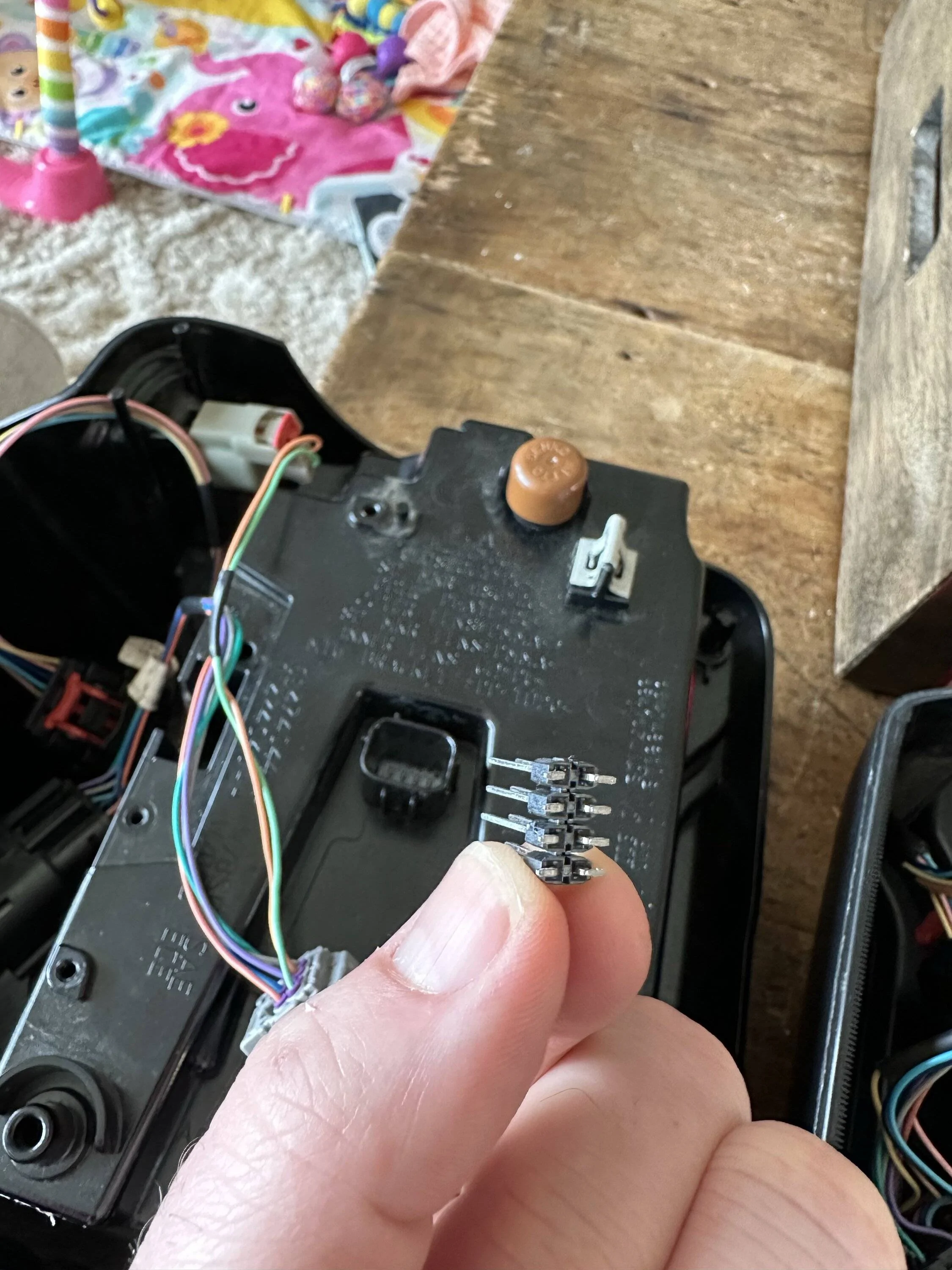 Jeep Wrangler JL LED Tail Light connector broken, repair options? IMG_1762
