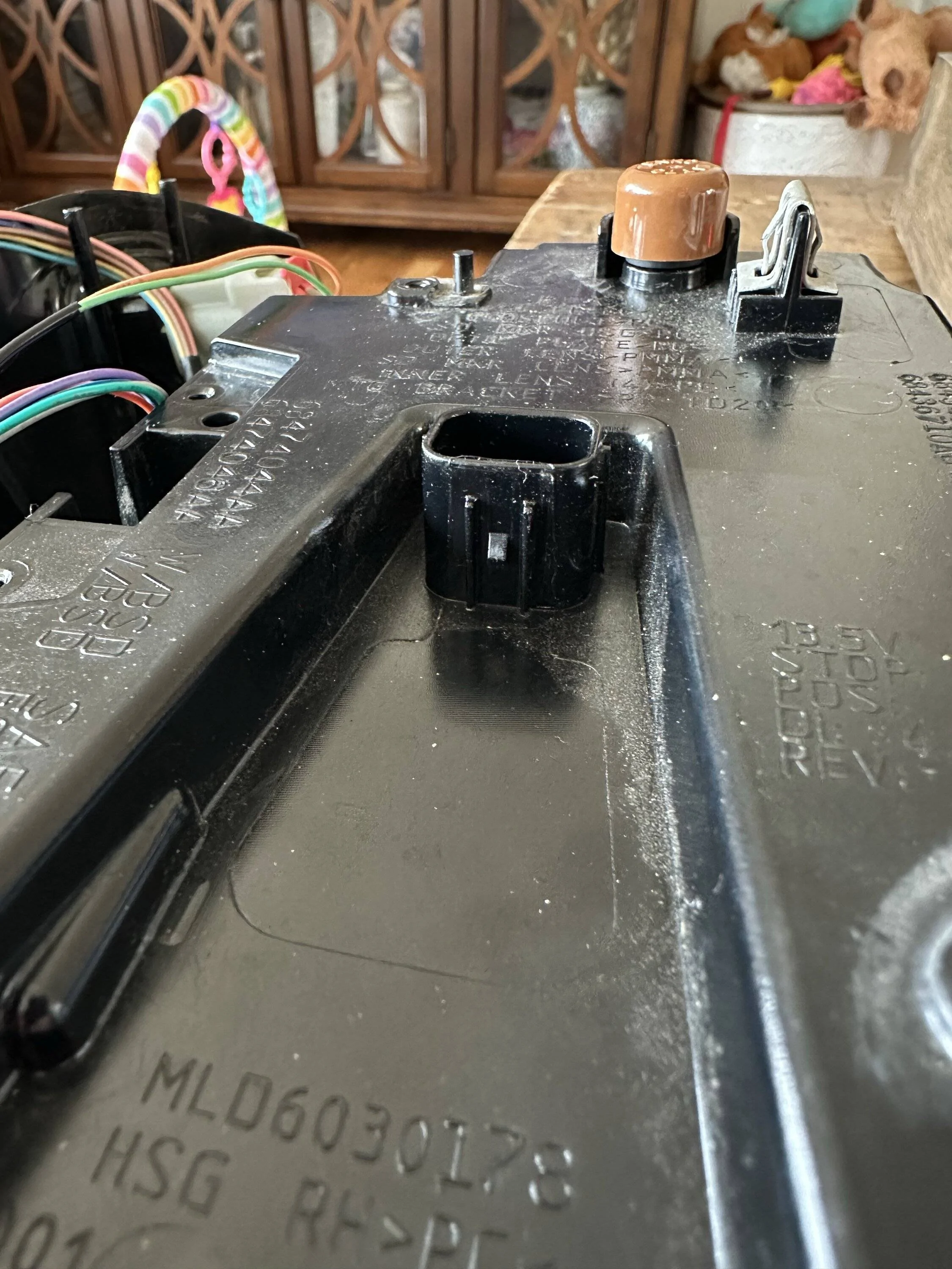 Jeep Wrangler JL LED Tail Light connector broken, repair options? IMG_1761