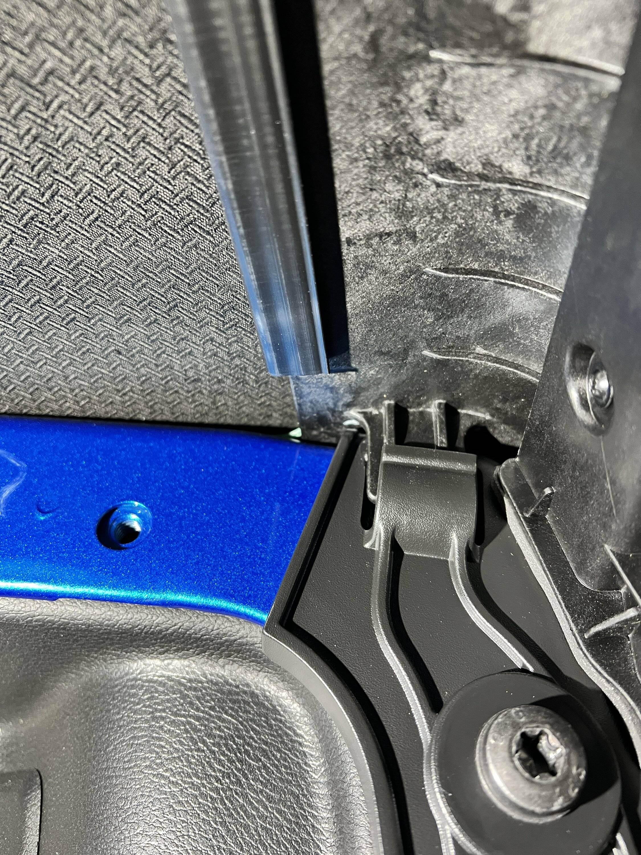 Jeep Wrangler JL Issues With Soft Top Windows IMG_4060
