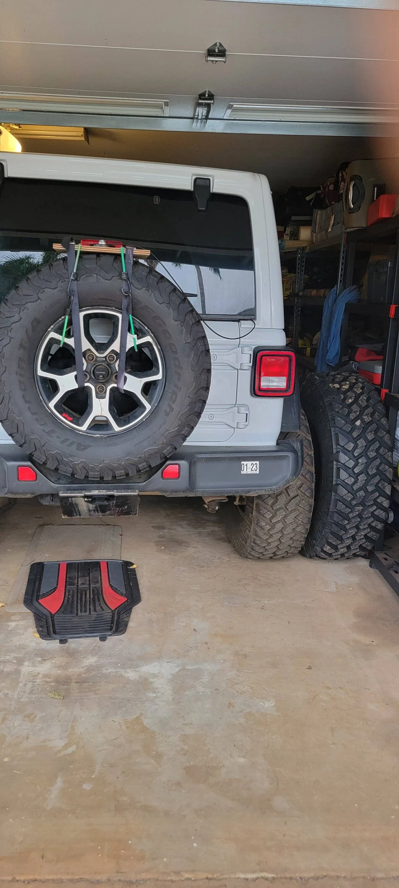 Jeep Wrangler JL spare wheel 2023-03-23 17.29.10