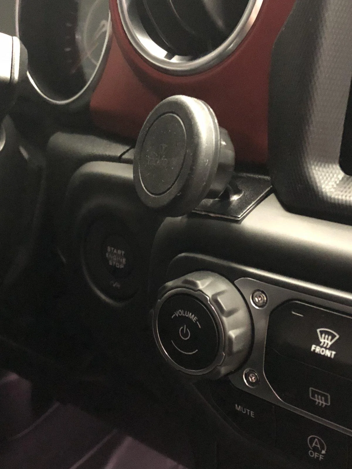 Jeep Wrangler JL Cell Phone Mounting IMG_1842
