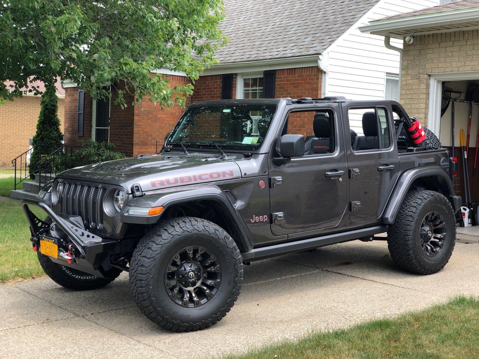 Jeep Wrangler JL 17" vs 18" wheels IMG_7258