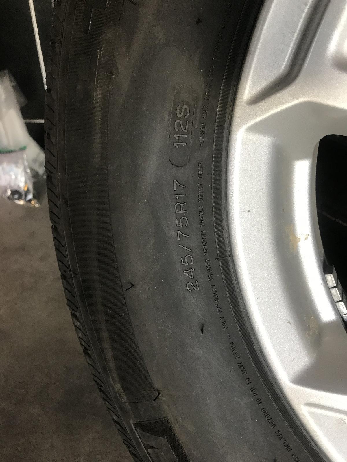 Jeep Wrangler JL JLUS Wheels and Tires 20180518_000010195_iOS