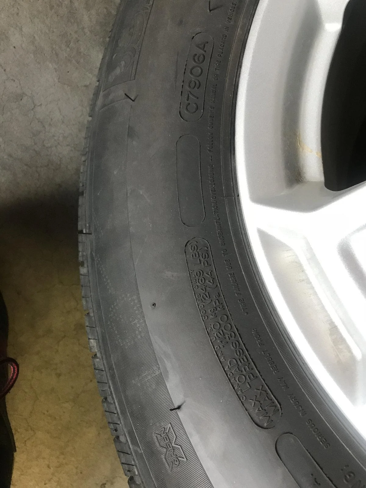 Jeep Wrangler JL JLUS Wheels and Tires 20180518_000018819_iOS