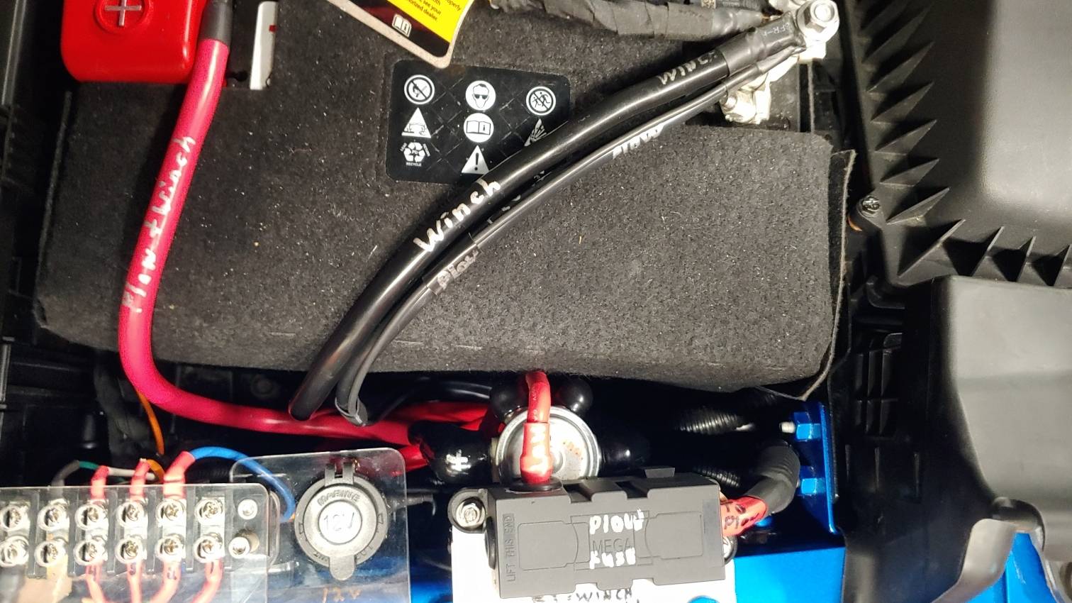 Jeep Wrangler JL Advice/Guidance on wiring multiple things from battery 20221109_160550