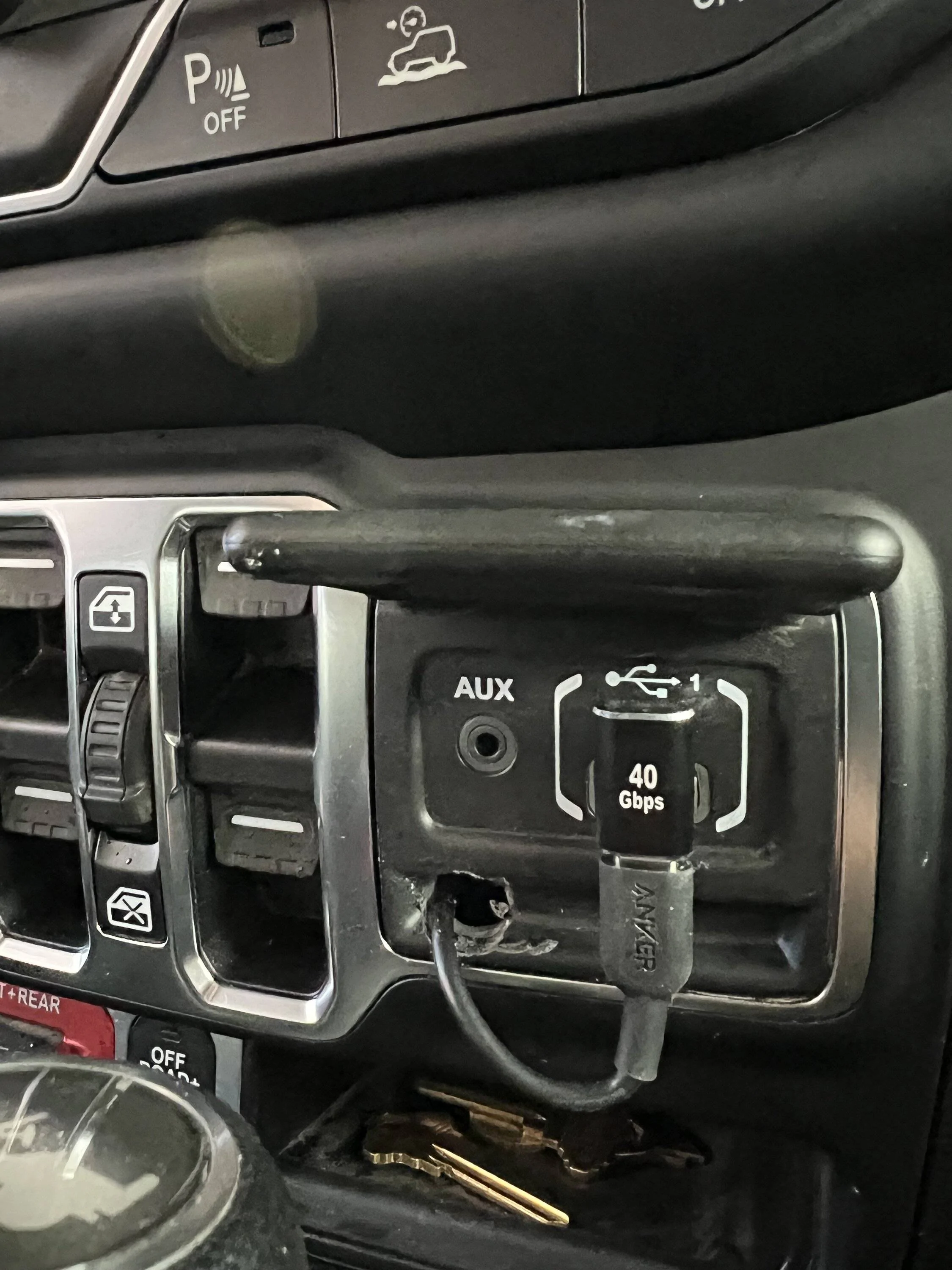 Jeep Wrangler JL Media Cover Small Modification IMG_7863