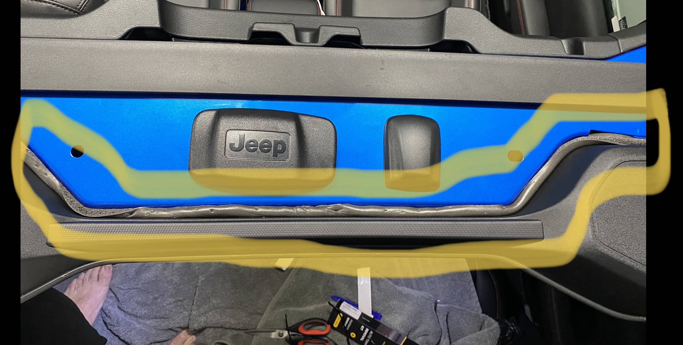 Jeep Wrangler JL Vibrating speaker bar AA8B71FA-D9C8-428F-92BF-8DB9D1A7B055