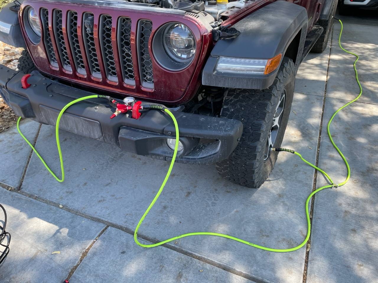 Jeep Wrangler JL Portable Air Compressor ? 0607BA12-D32A-4555-8F74-B77B65CA3ADA