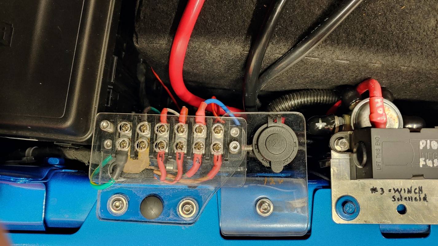 Jeep Wrangler JL Winch Shutoff Switch at Battery 20221107_162124_HDR