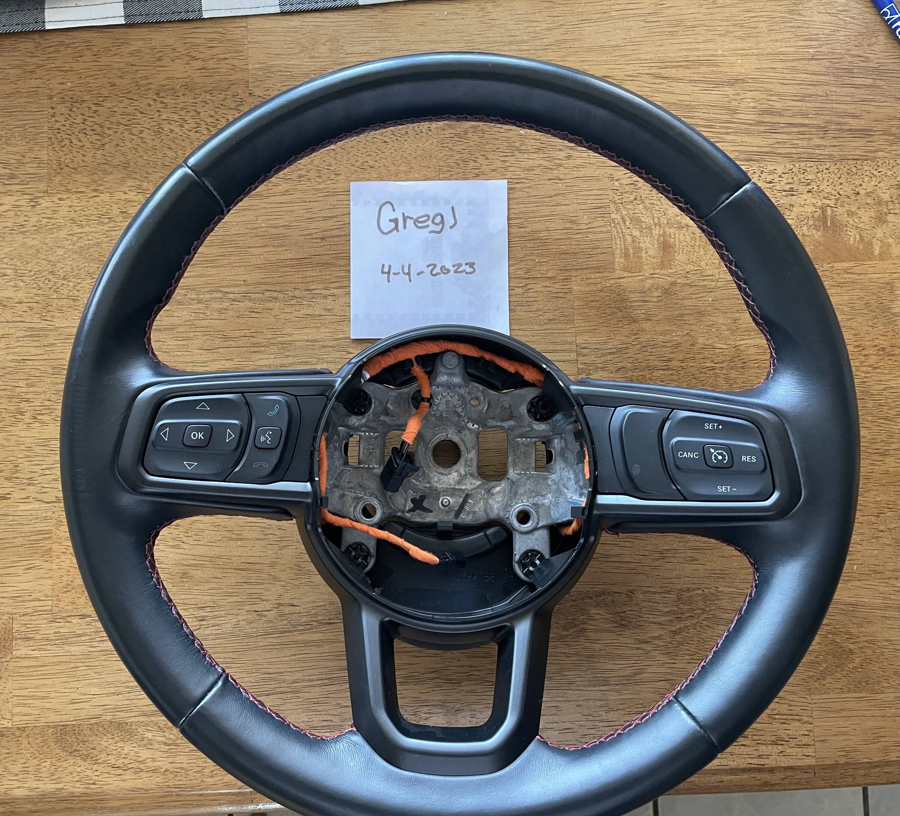 Jeep Wrangler JL Rubicon steering wheel B974B3D5-7EC9-4025-B46D-320356610DAB