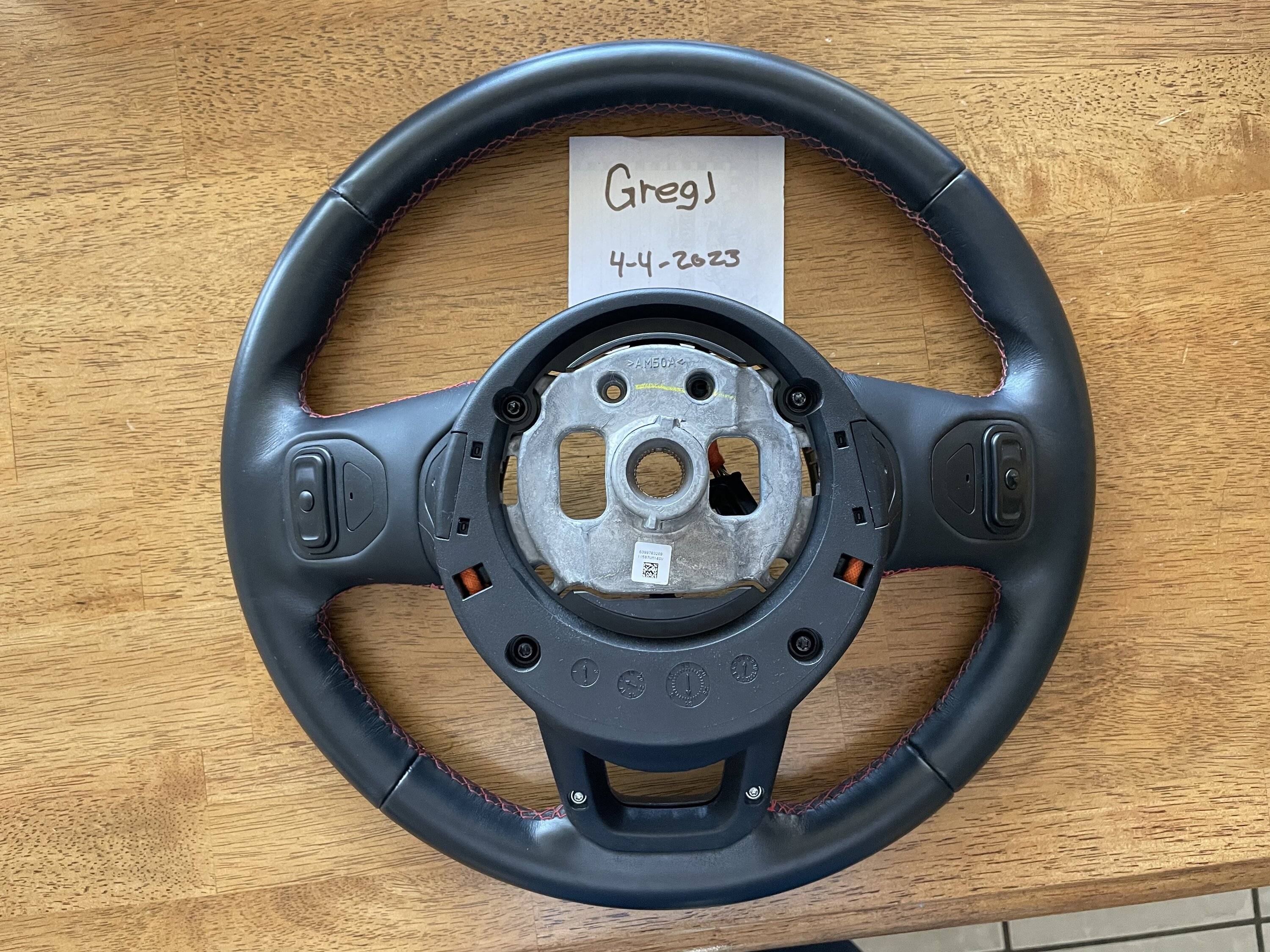 Jeep Wrangler JL Rubicon steering wheel ABFC9C9D-431C-4579-9B8F-E95D244D9B61
