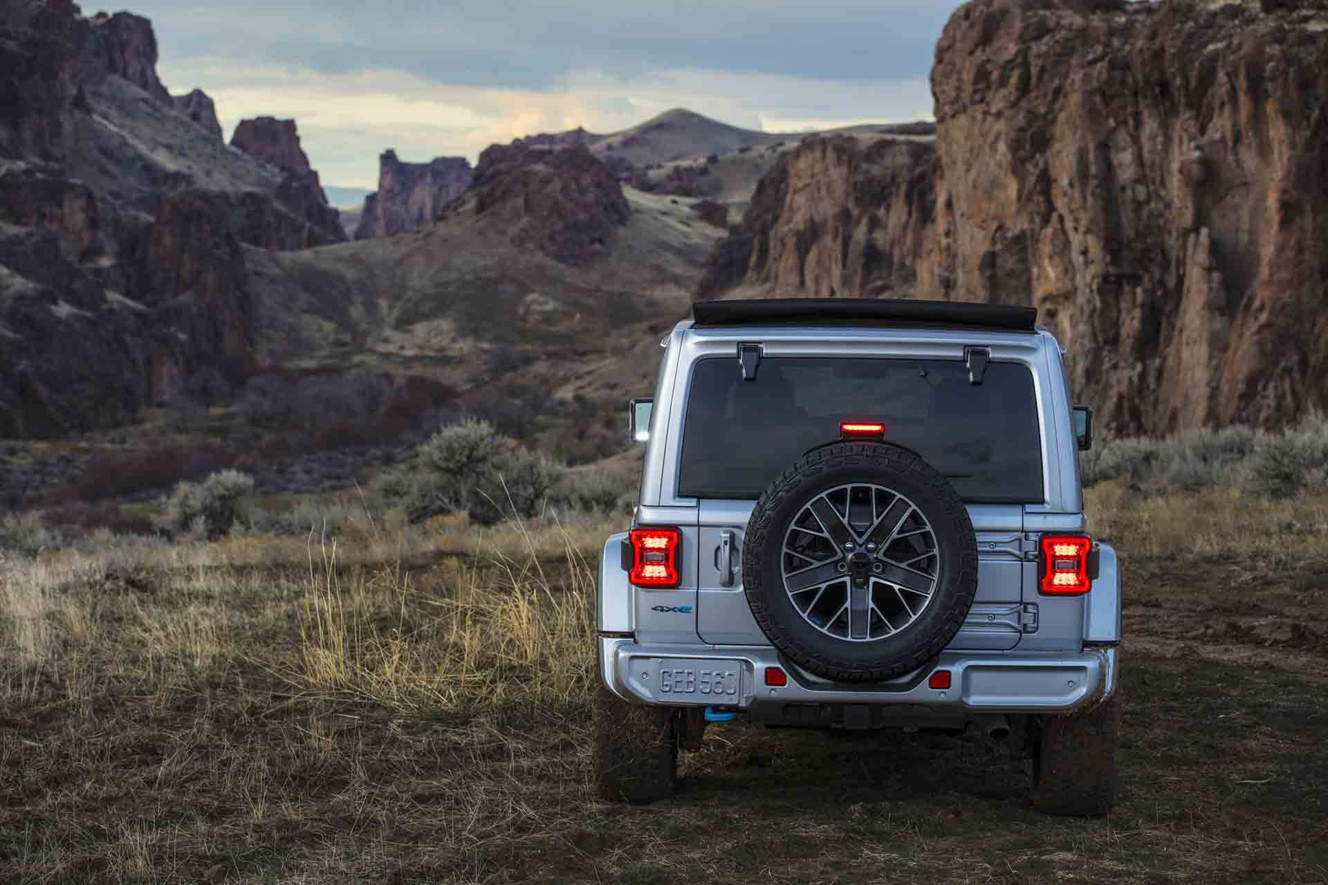 Jeep Wrangler JL Official: 2024 Jeep Wrangler Facelift Refresh Gets Major Updates & Upgrades! 2024-jeep-wrangler_100880651_h