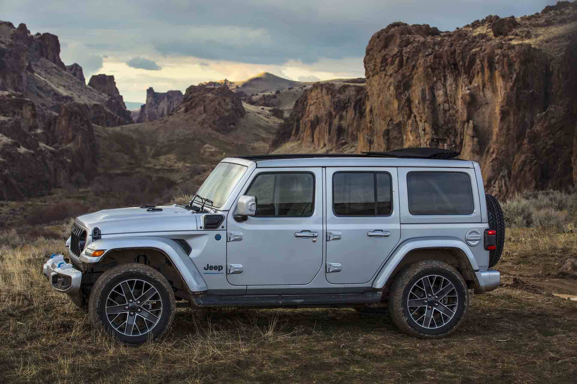 Jeep Wrangler JL Official: 2024 Jeep Wrangler Facelift Refresh Gets Major Updates & Upgrades! 2024-jeep-wrangler_100880650_h