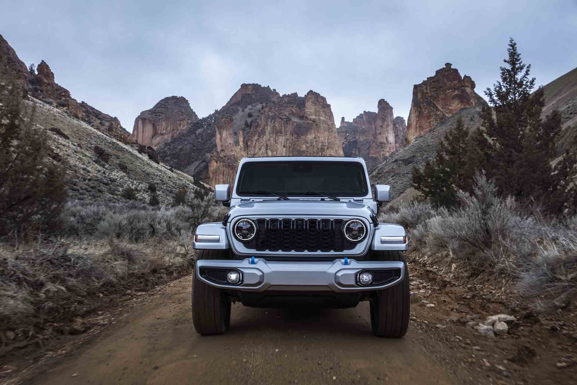 Jeep Wrangler JL Official: 2024 Jeep Wrangler Facelift Refresh Gets Major Updates & Upgrades! 2024-jeep-wrangler_100880641_h