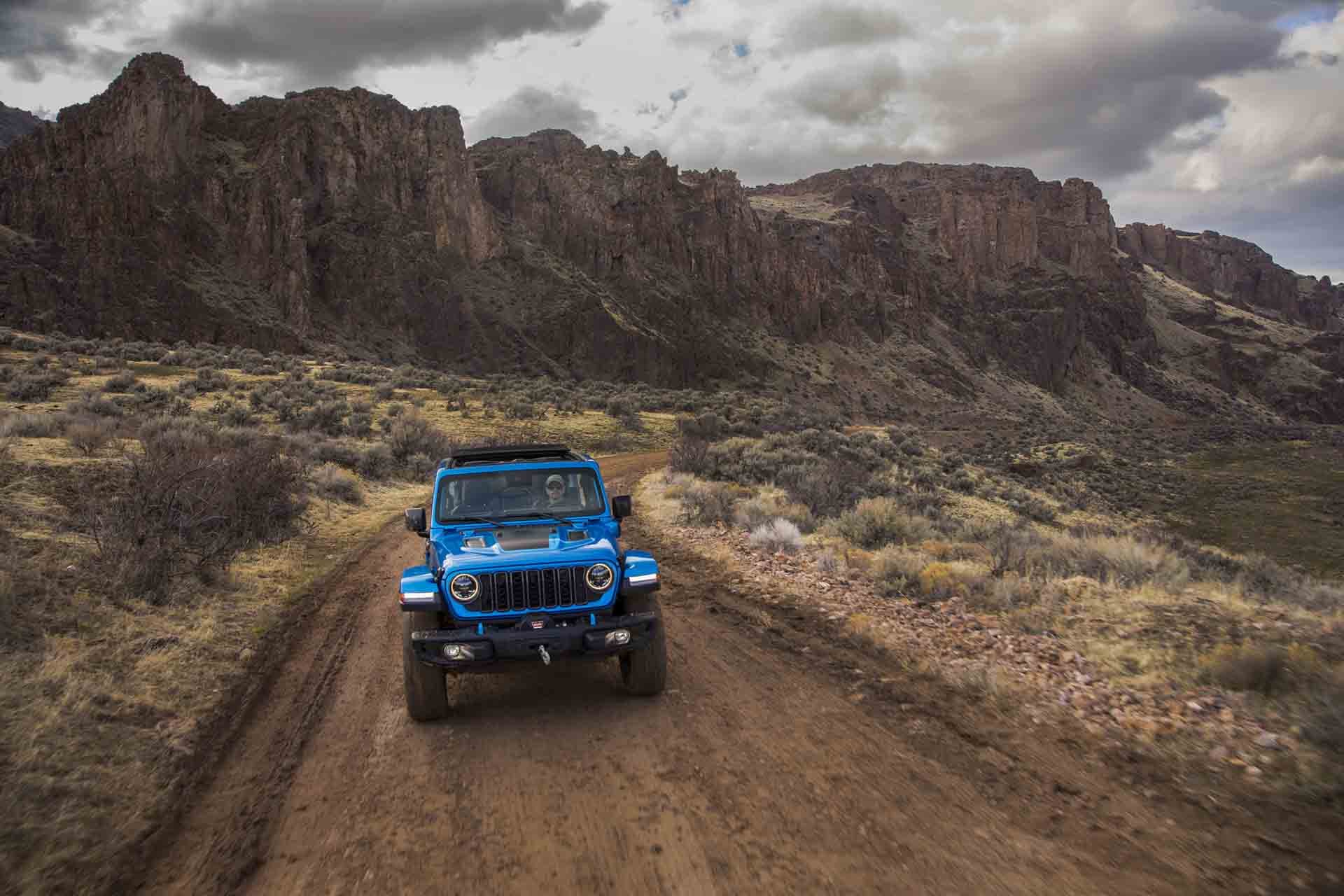 Jeep Wrangler JL Official: 2024 Jeep Wrangler Facelift Refresh Gets Major Updates & Upgrades! 2024-jeep-wrangler_100880624_h