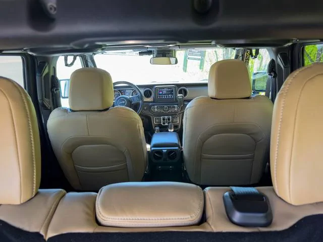 Jeep Wrangler JL Why didn't I do this sooner? Back Looking Forward