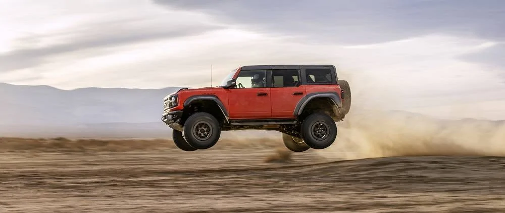 Jeep Wrangler JL Ford takes the lead 2022-Ford-Bronco-Raptor_16