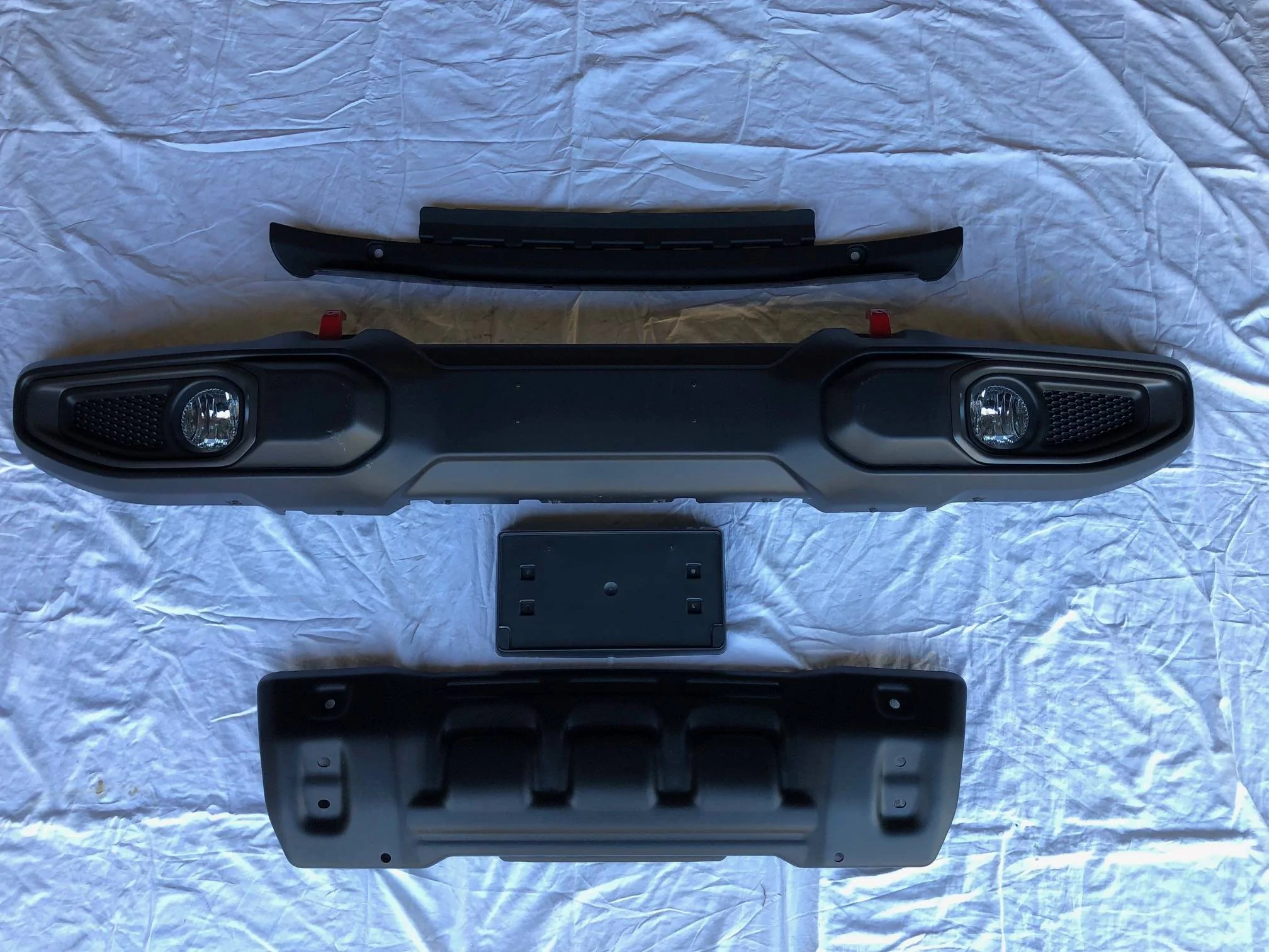 Jeep Wrangler JL Gladiator Rubicon Plastic Front Bumper $100 IMG_1875