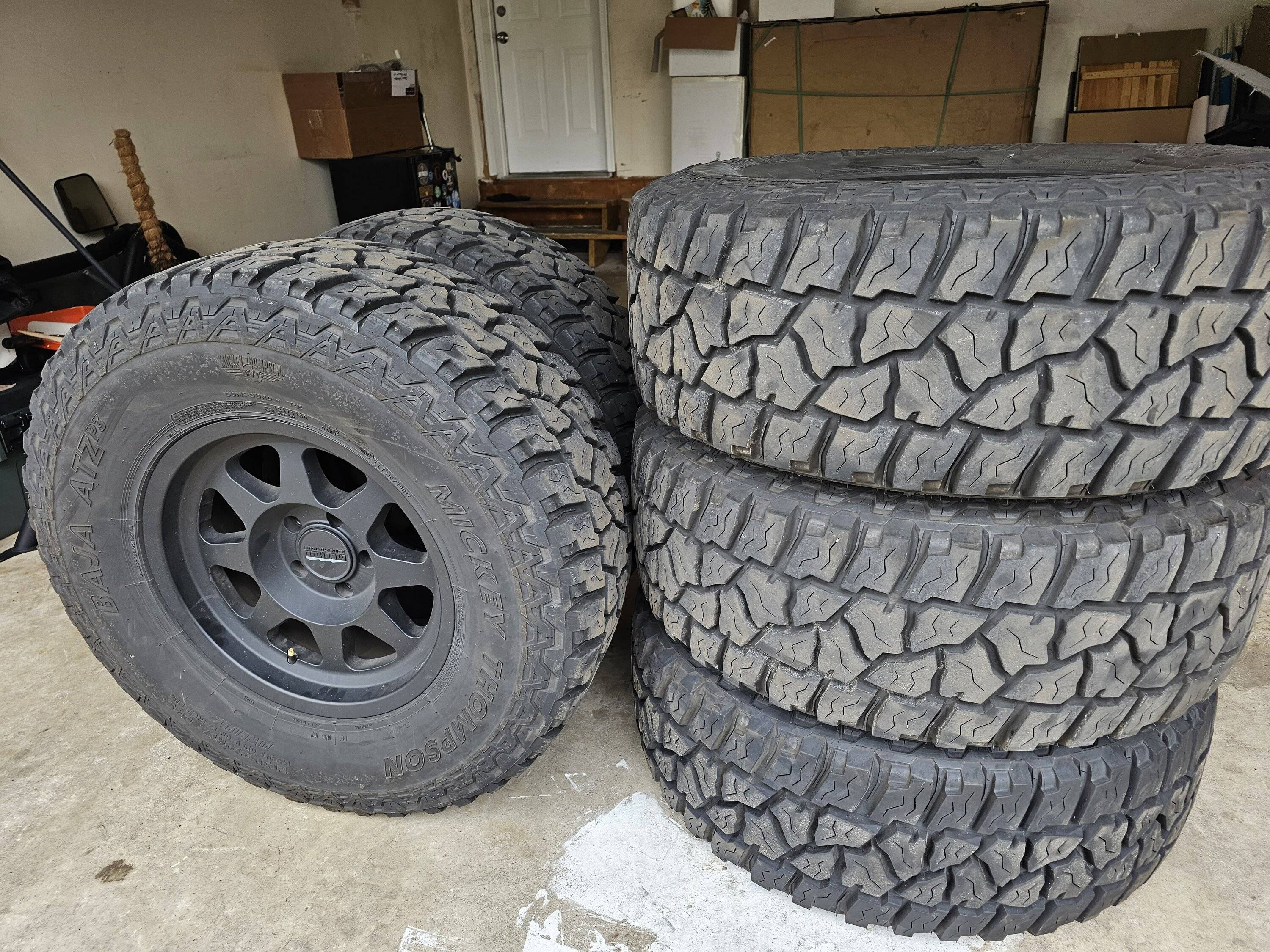 Jeep Wrangler JL (5) Method 701 Wheels on 35"s 20230408_155117