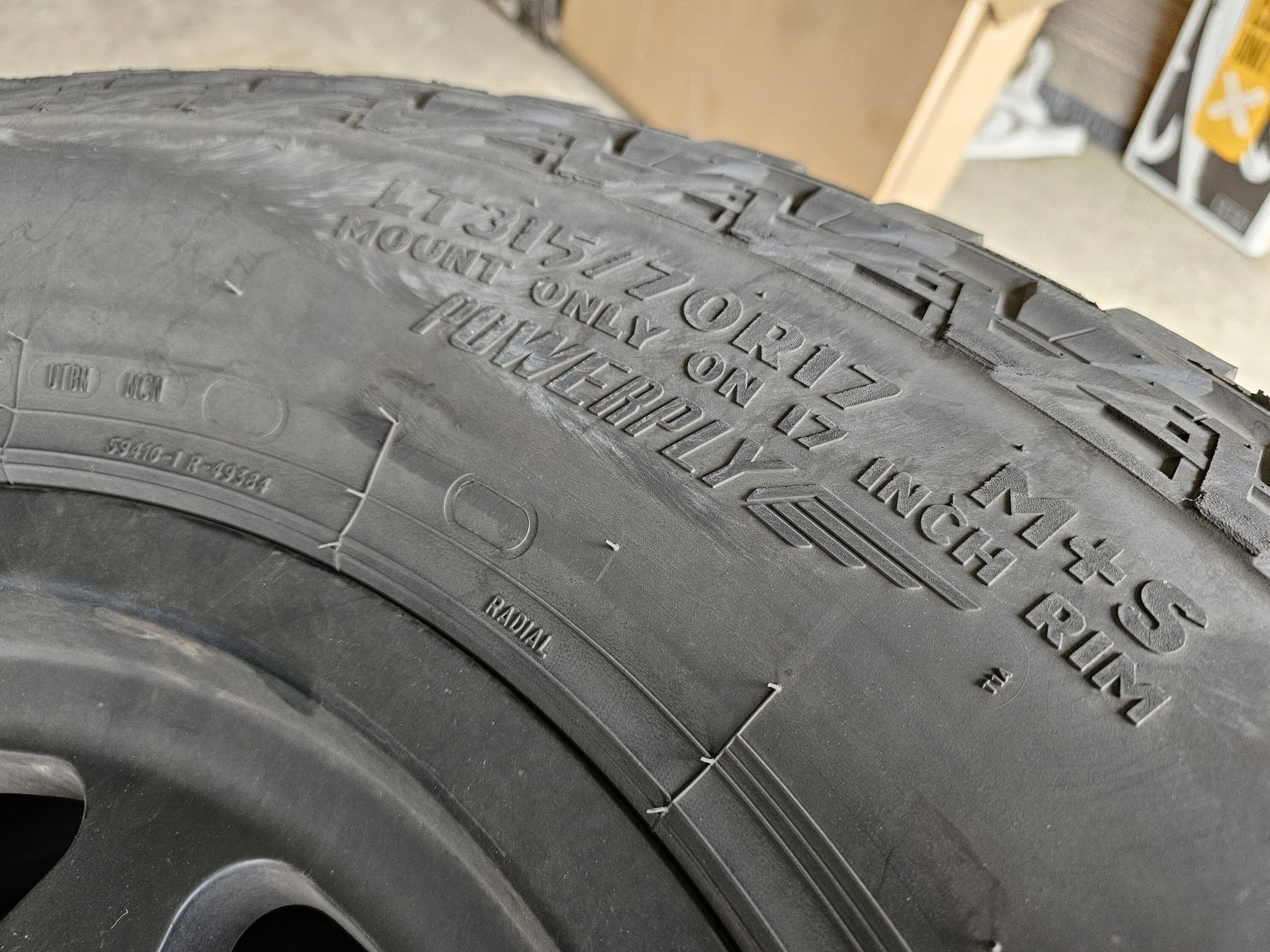Jeep Wrangler JL (5) Method 701 Wheels on 35"s 20230408_155045