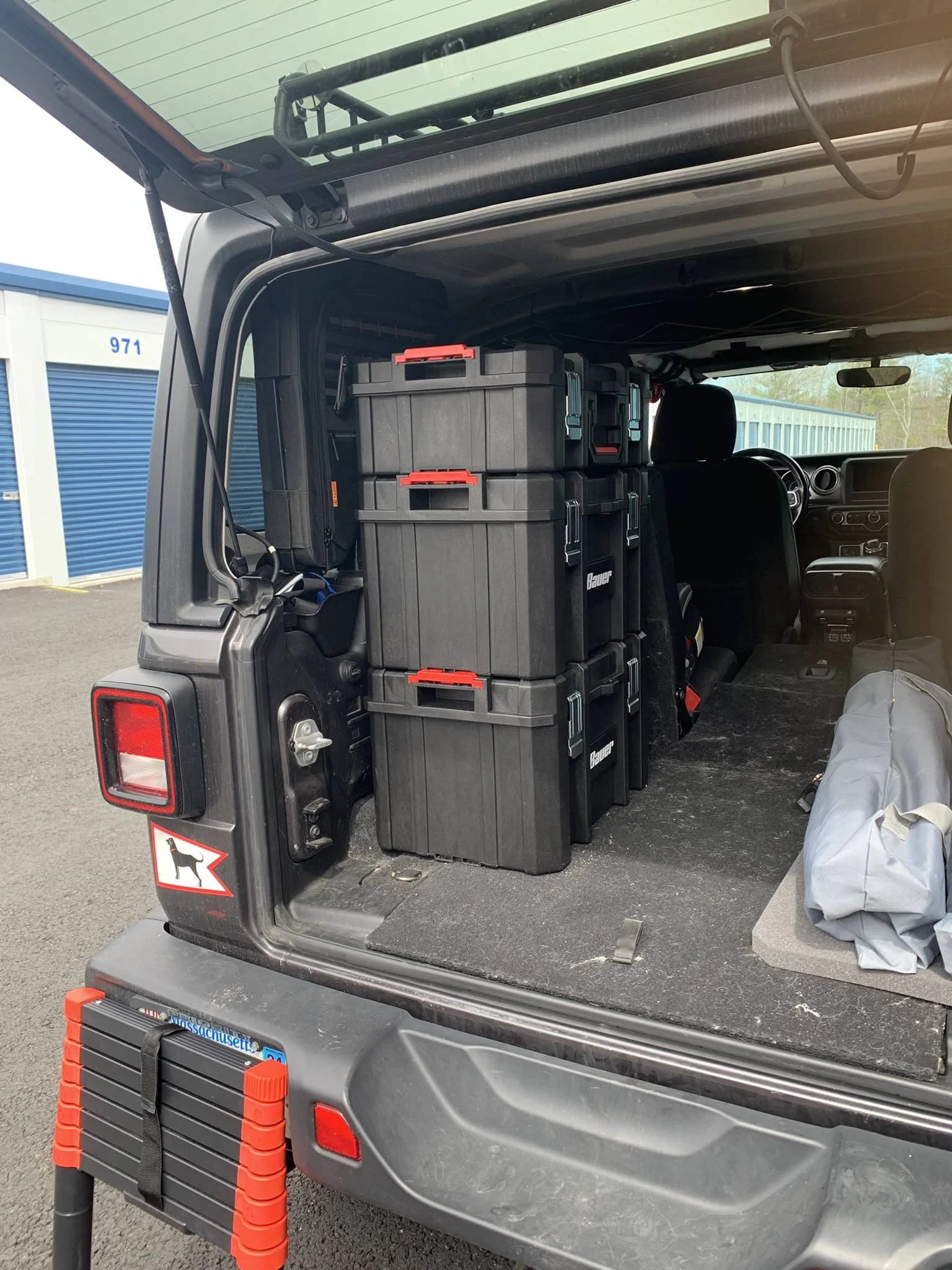 Jeep Wrangler JL Harbor Freight Bauer Boxes for cargo space A26C3B70-F2FC-4EB6-B2DF-FFFA40D49718