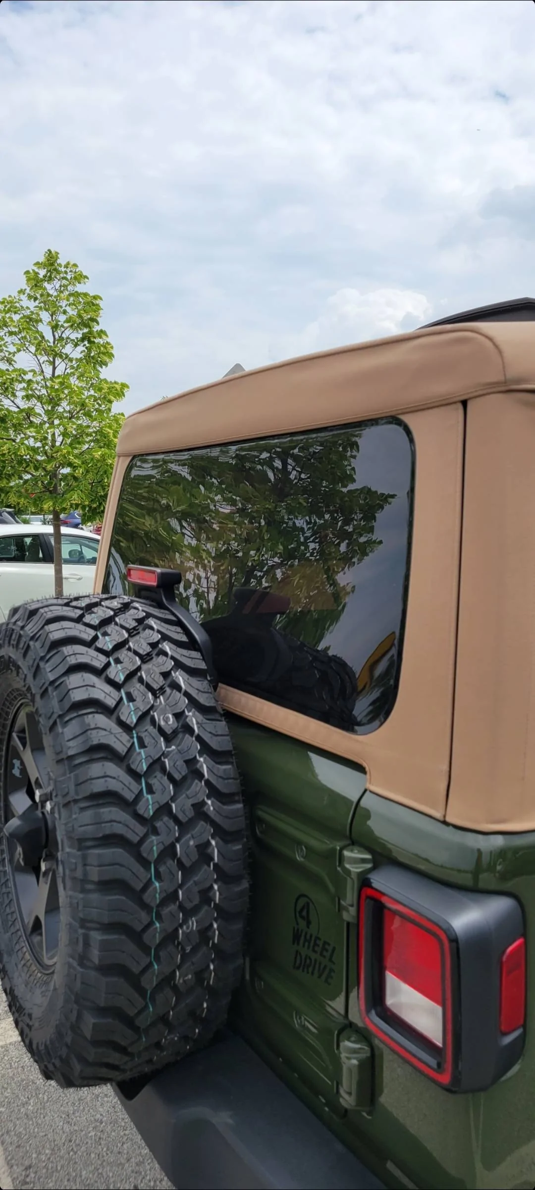 Jeep Wrangler JL 2021 Premium Tan Soft Top Screenshot_20230409_214433_Gallery
