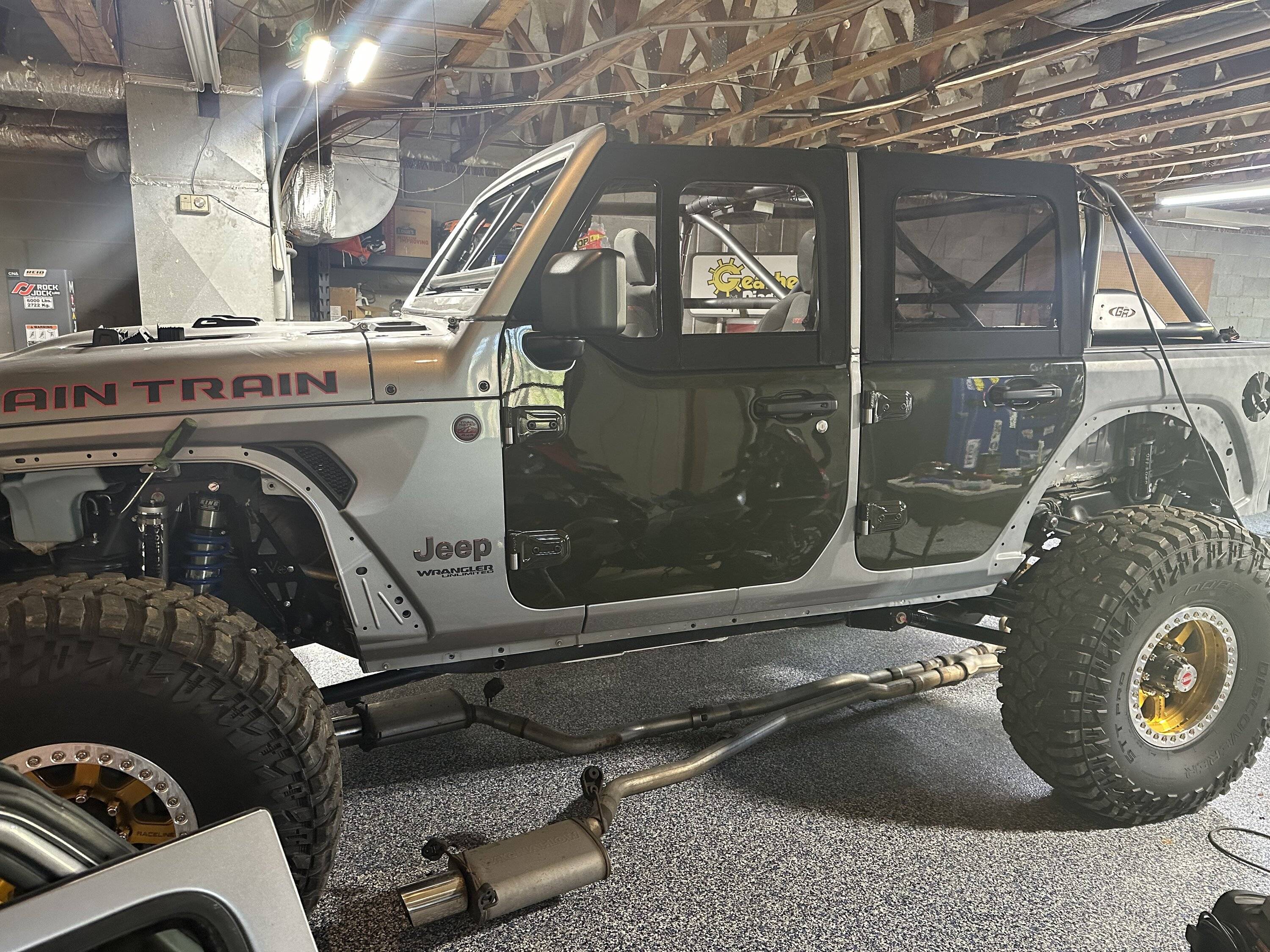 Jeep Wrangler JL GenRight B-Pillar Chop CA42CC12-A1C8-4704-A1D7-BDA875FED8E6