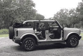 Jeep Wrangler JL Wrangler vs. Bronco sales figures for Q1 2023 1681252829695