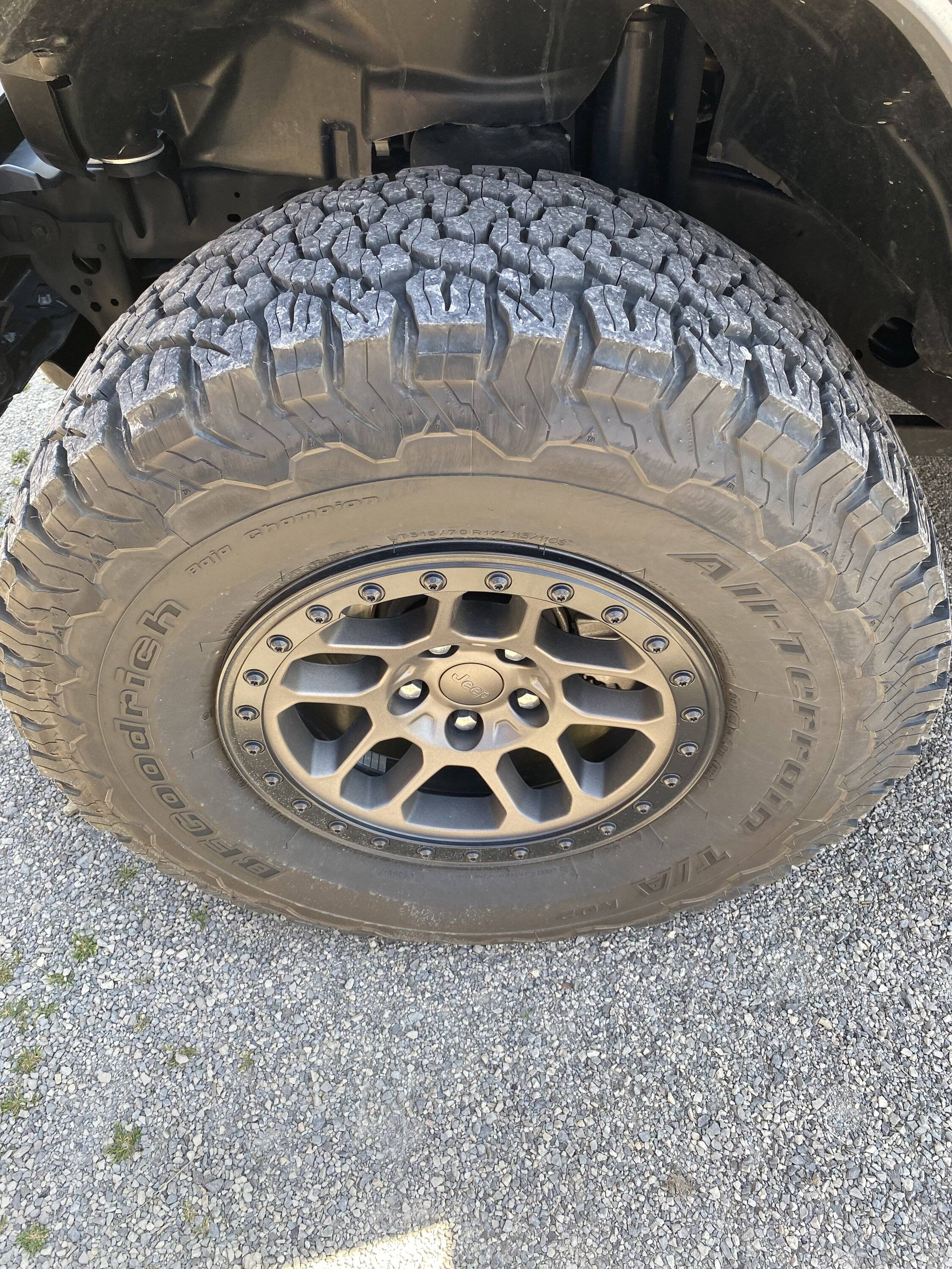 Jeep Wrangler JL Xr wheels and tires IMG_4064