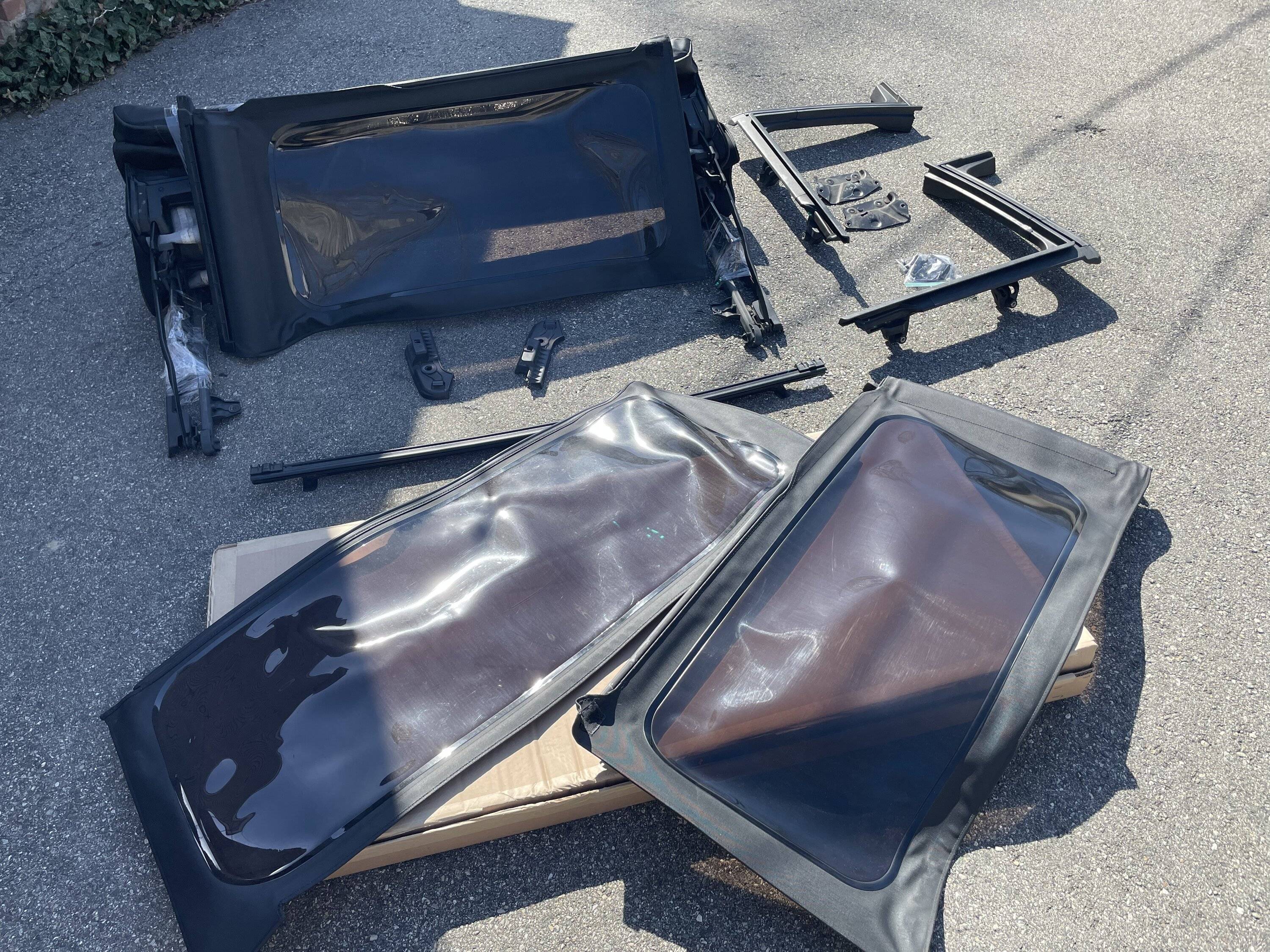 Jeep Wrangler JL Mopar oem standard soft top 2 door tinted ACEDF1B1-CDB1-4D57-A66A-ACC5F557208C