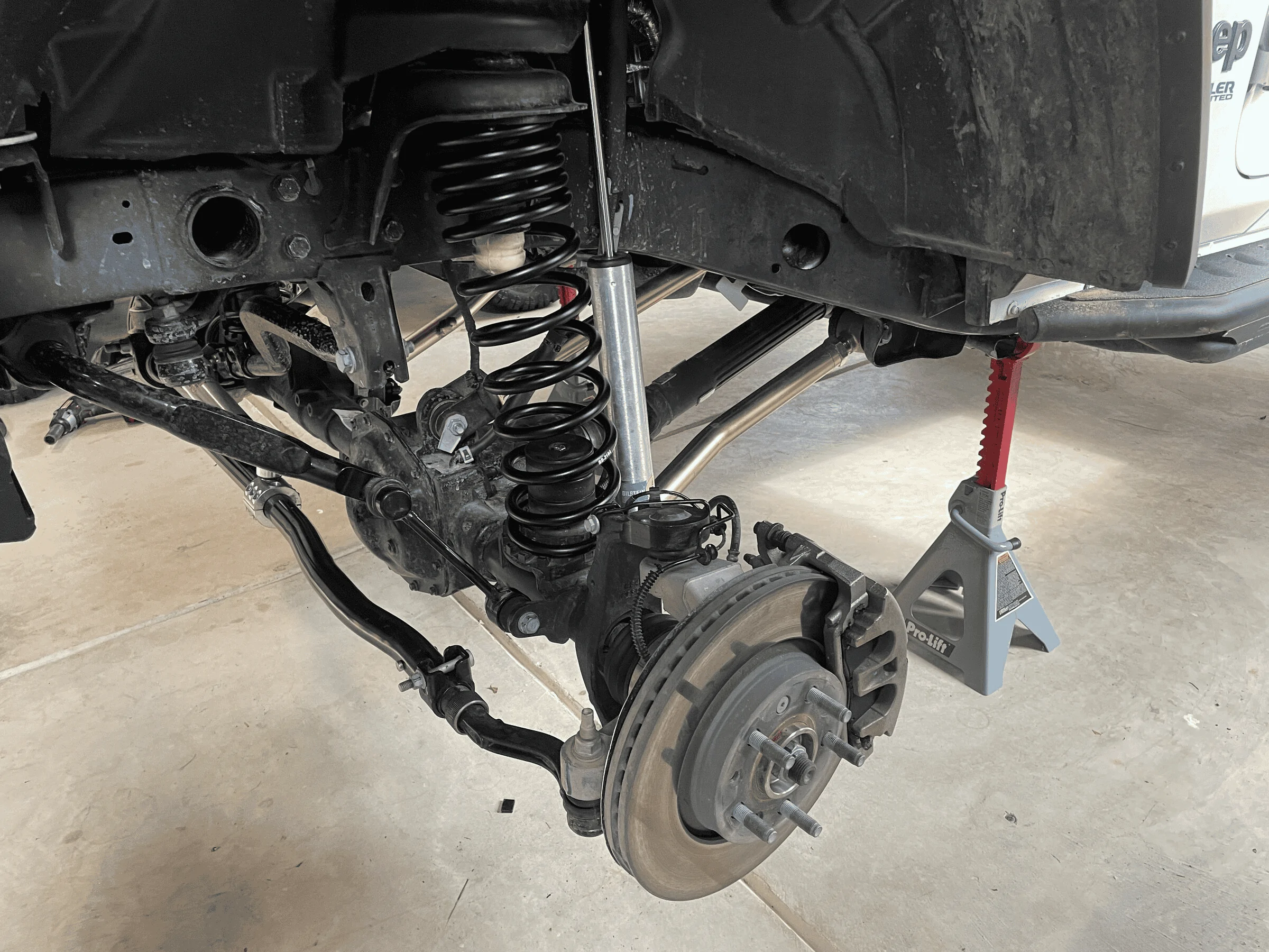 Jeep Wrangler JL Track bar hitting secter shaft brace 1681412101428
