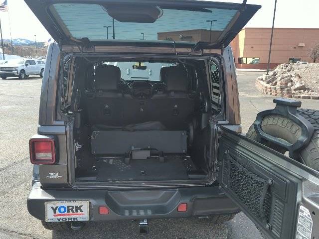 Jeep Wrangler JL Finally got the new baby! 3707628921214f6bbed5aa815b47ed12