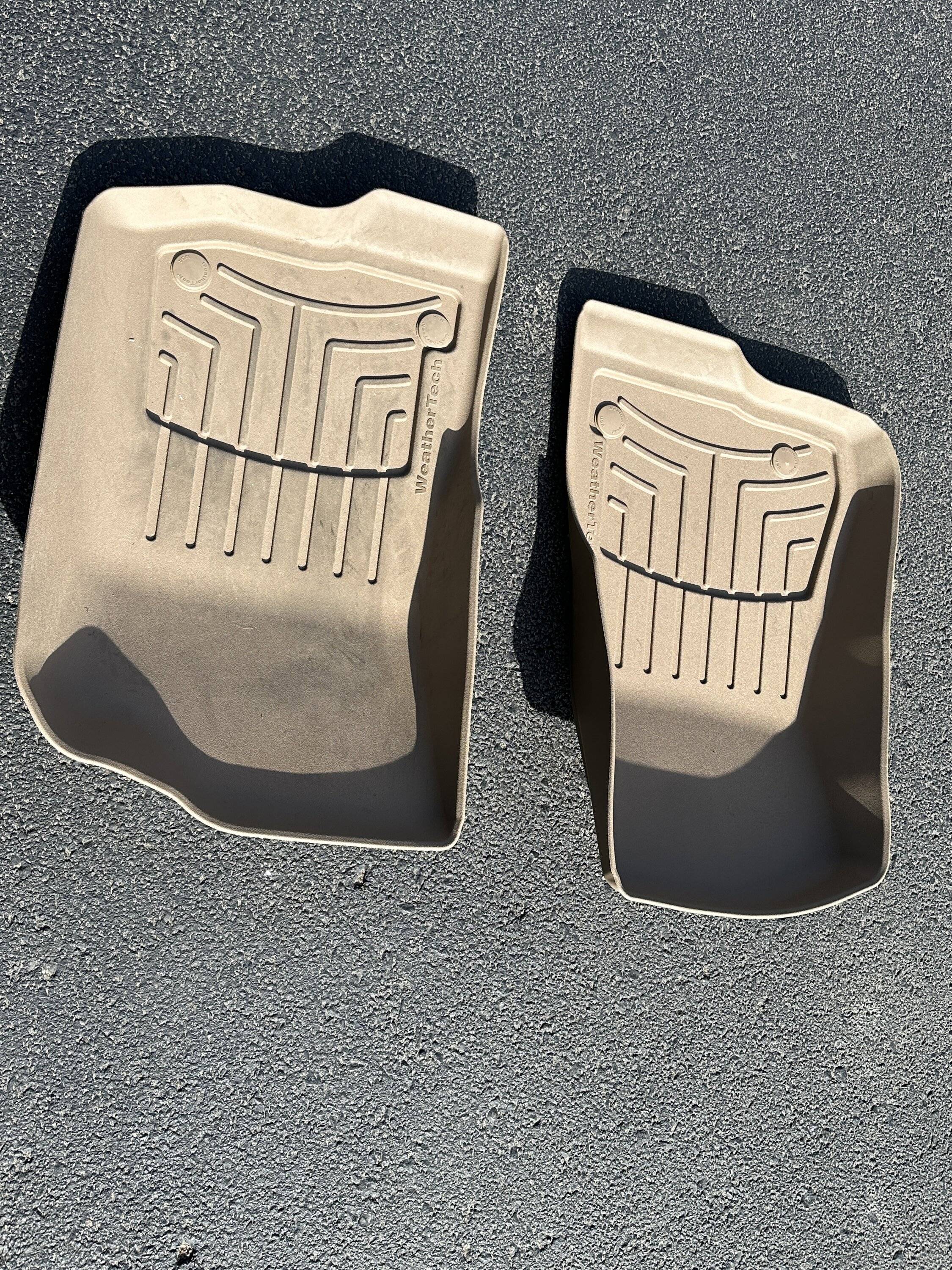 Jeep Wrangler JL Front Weathertech floor mats - tan IMG_4578