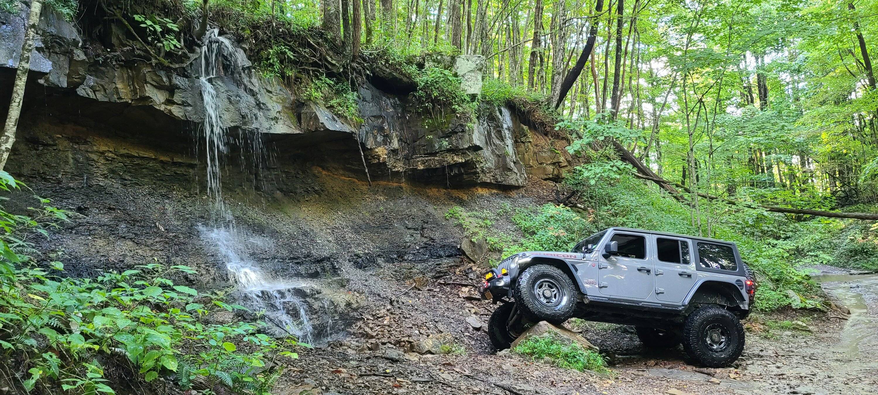Jeep Wrangler JL Jeeping in Tennessee 20220906_163122