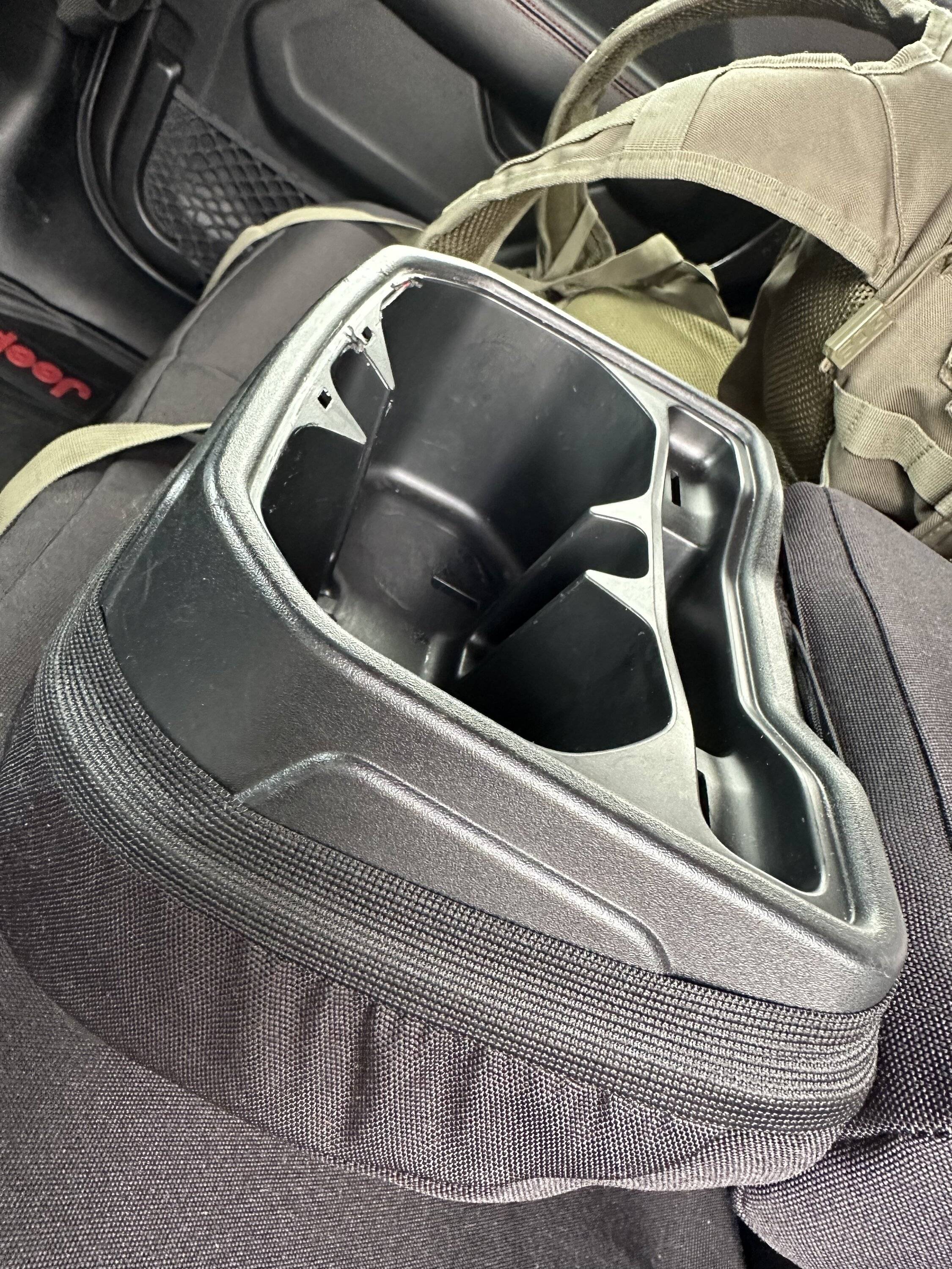 Jeep Wrangler JL Cup holder insert B7D5E0F5-F90A-4E4D-88E1-3D915FD4CF33