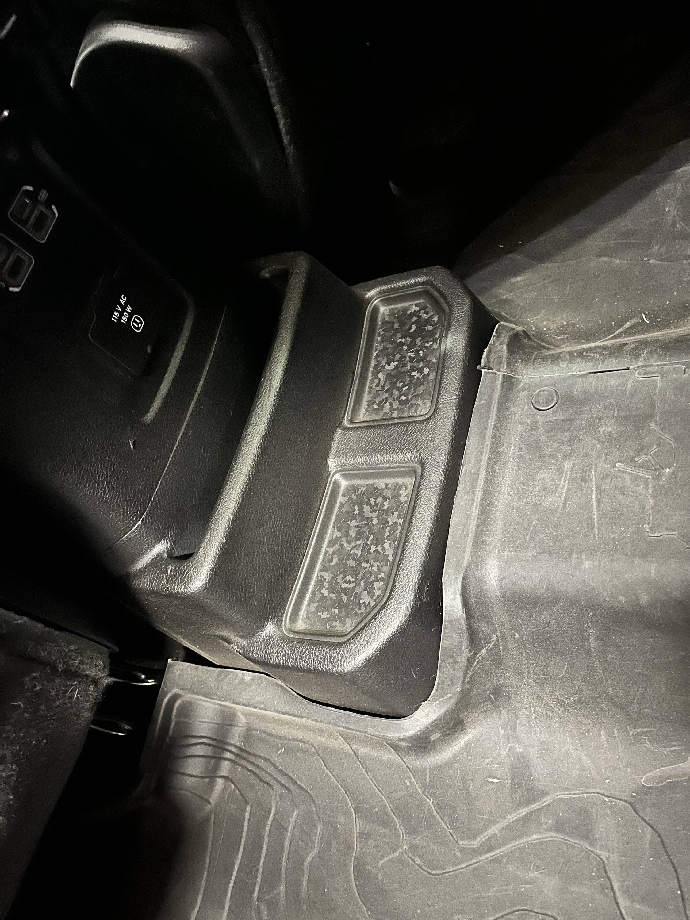 Jeep Wrangler JL Delete rear console cup holders BF5A2DCE-13F4-42C7-AF7C-5148BCC5E0EC