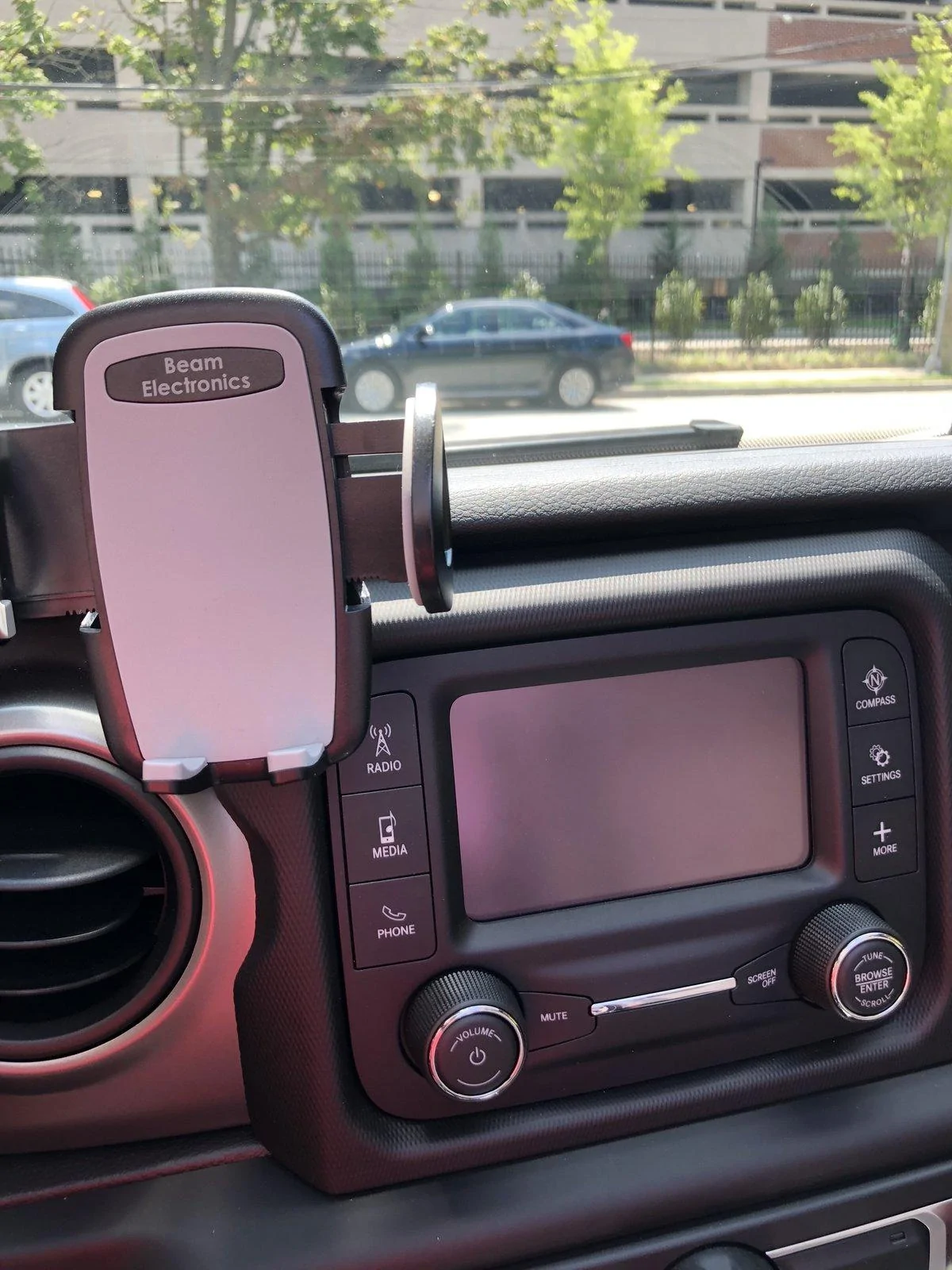 Jeep Wrangler JL Cell Phone Mounting 7DAC3337-B3D4-481C-B783-81AC66C964EF