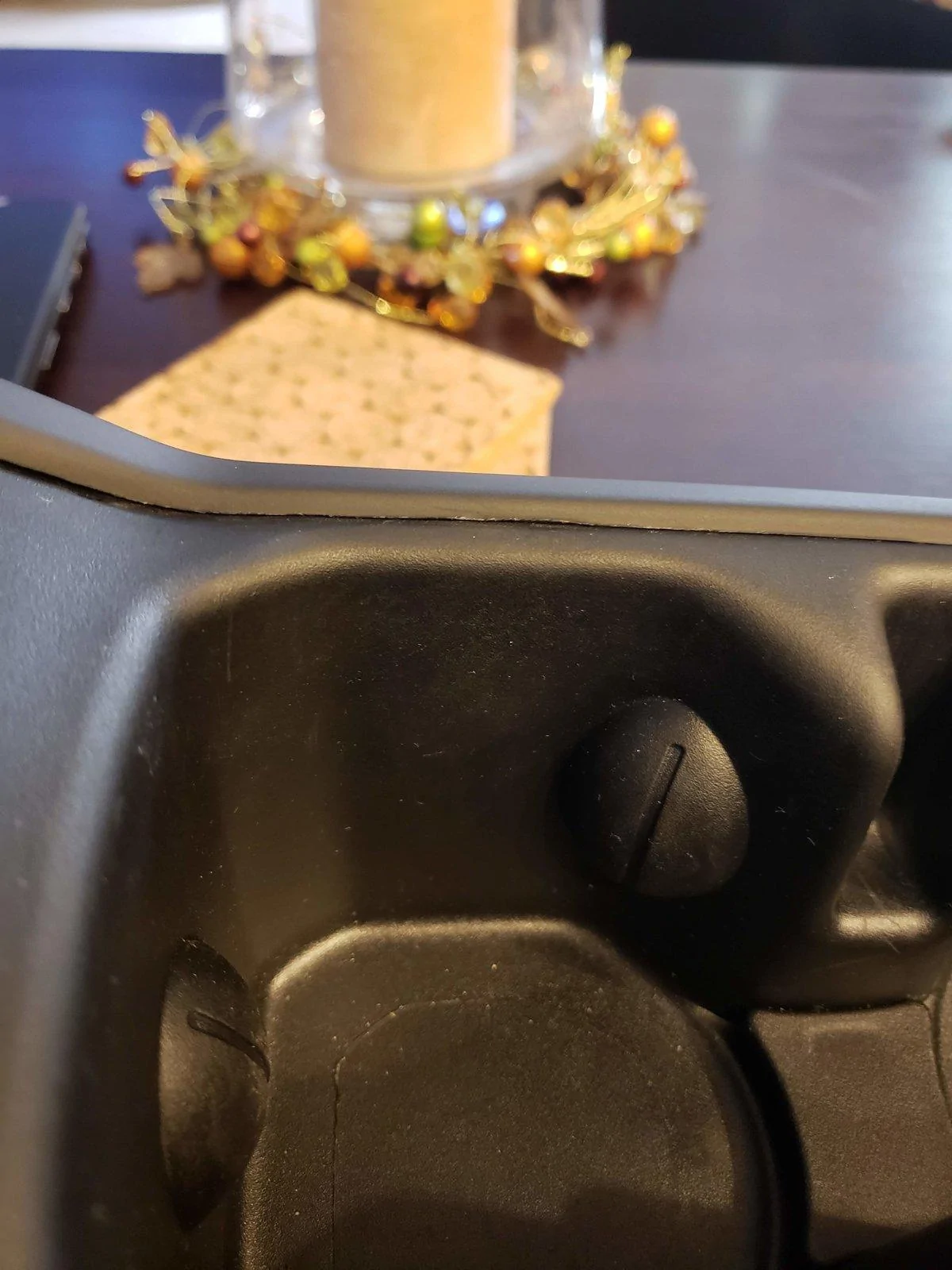 Jeep Wrangler JL JL Front Cupholder Removal 20180806_170213