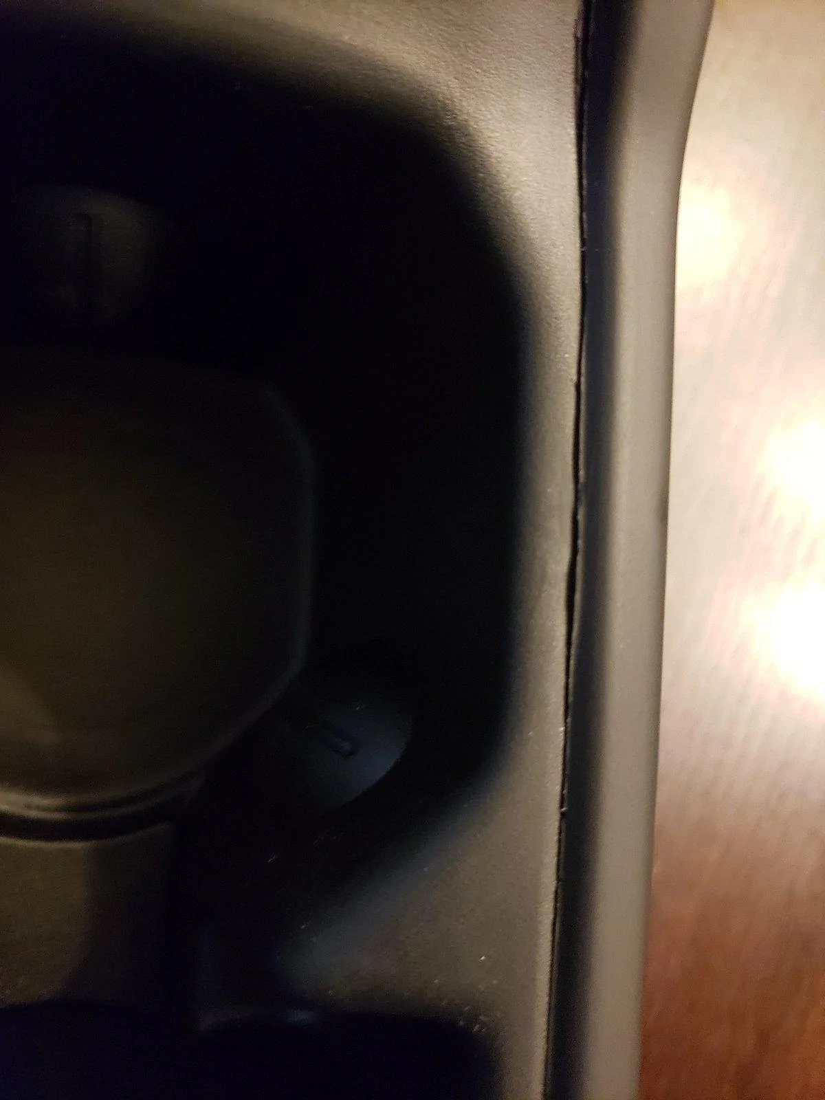 Jeep Wrangler JL JL Front Cupholder Removal 20180806_170130