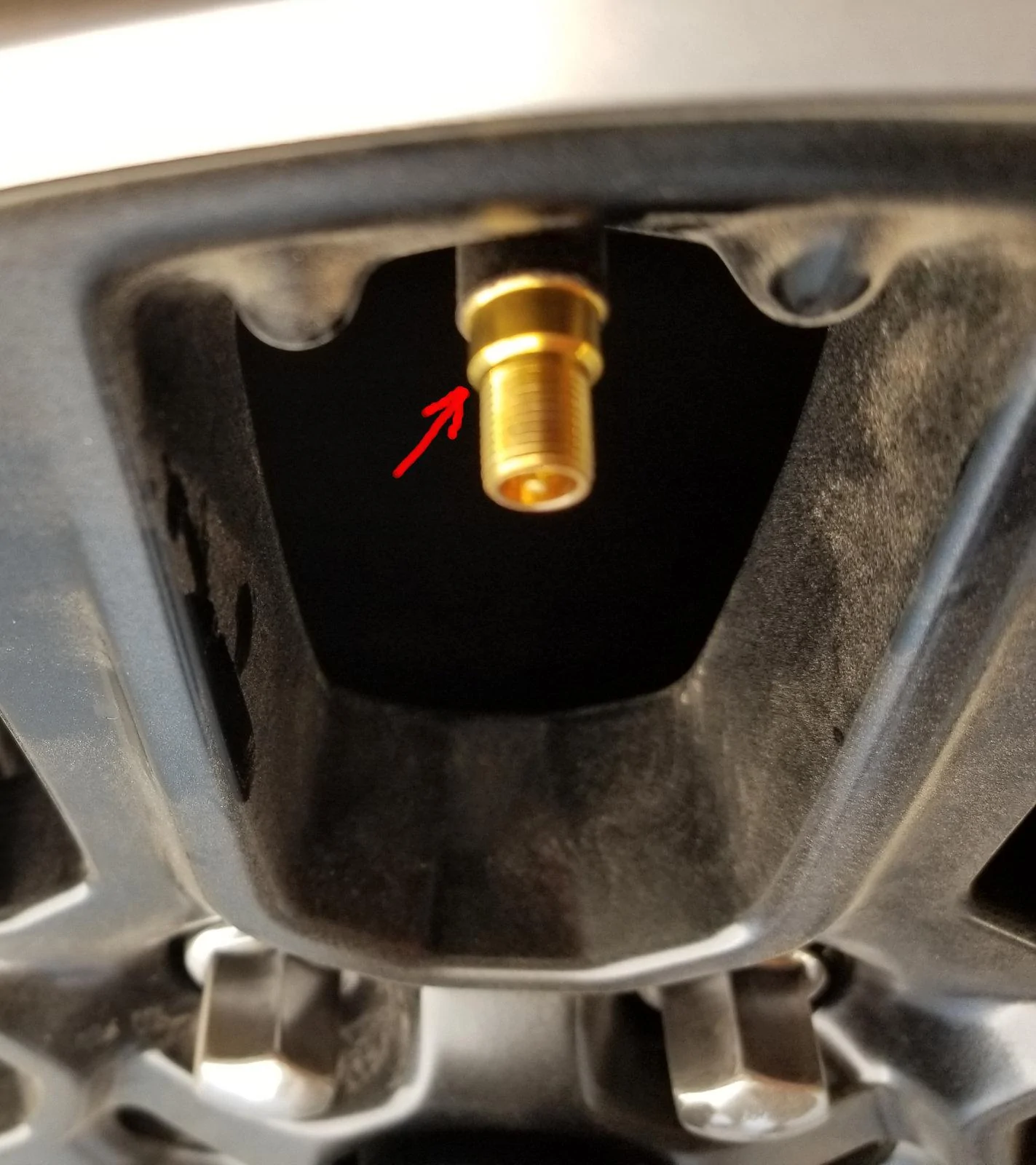 Jeep Wrangler JL ARB deflator problems ... your solution? Valve Stem