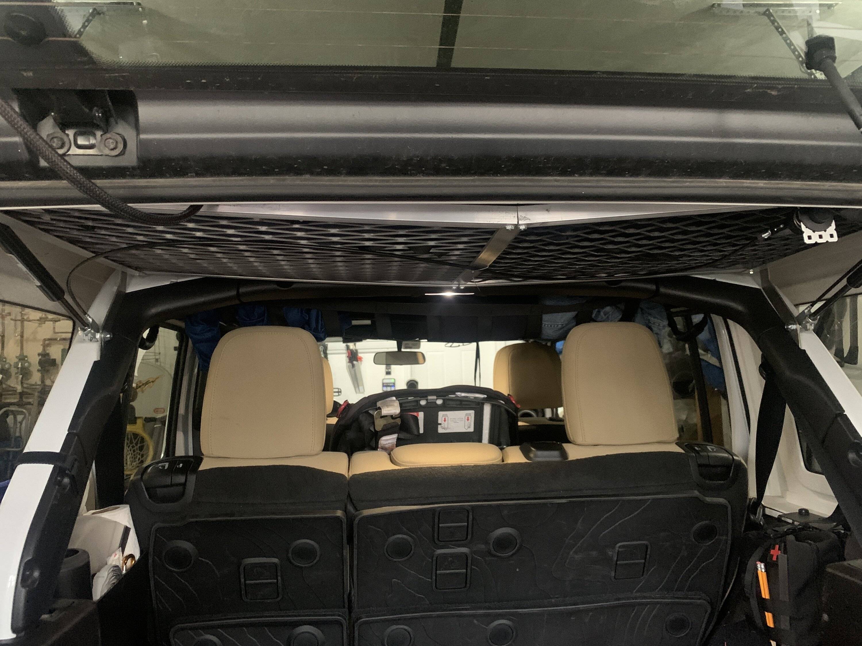 Jeep Wrangler JL Tilting cargo shelf IMG_9644