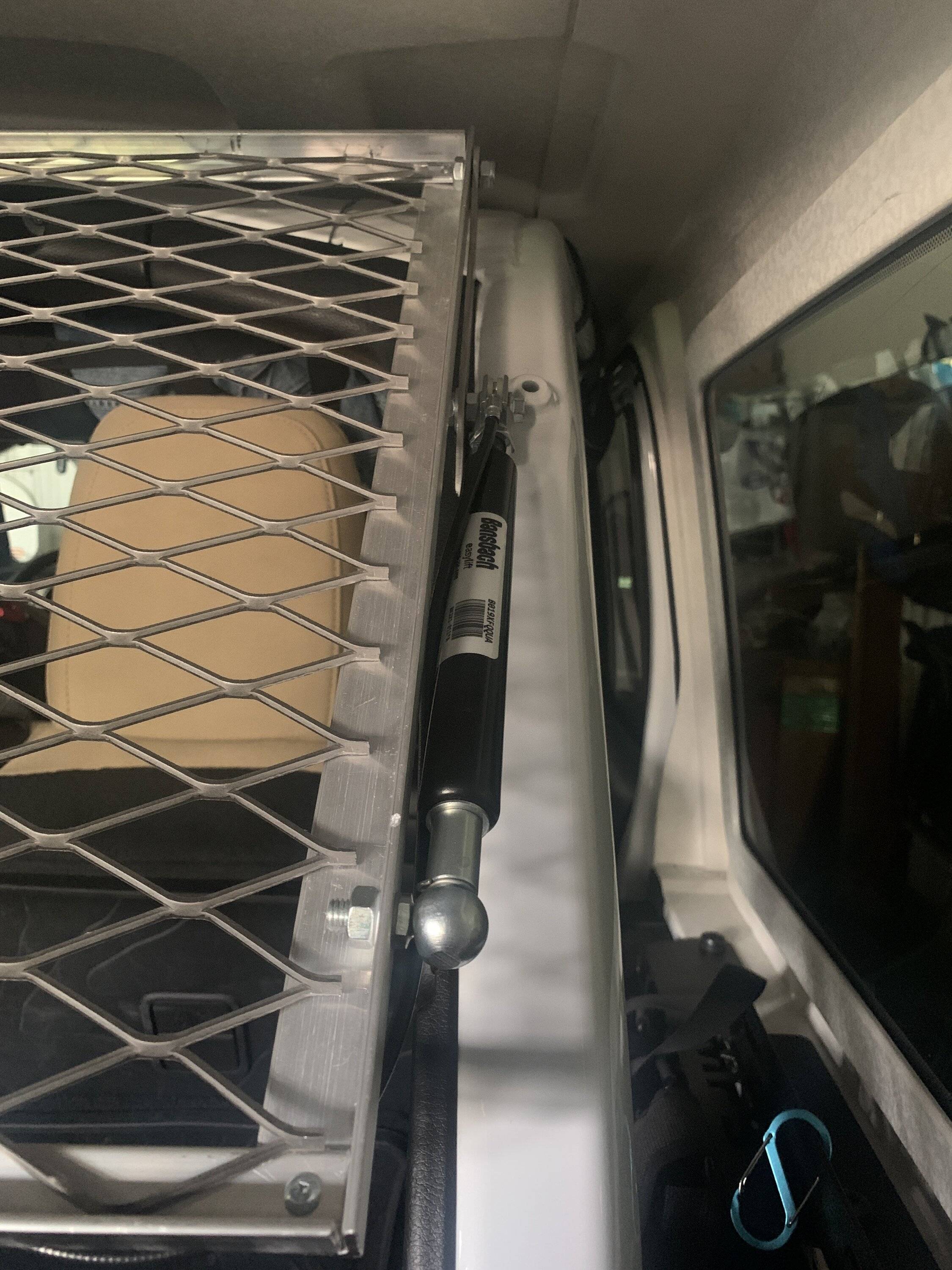 Jeep Wrangler JL Tilting cargo shelf IMG_9643